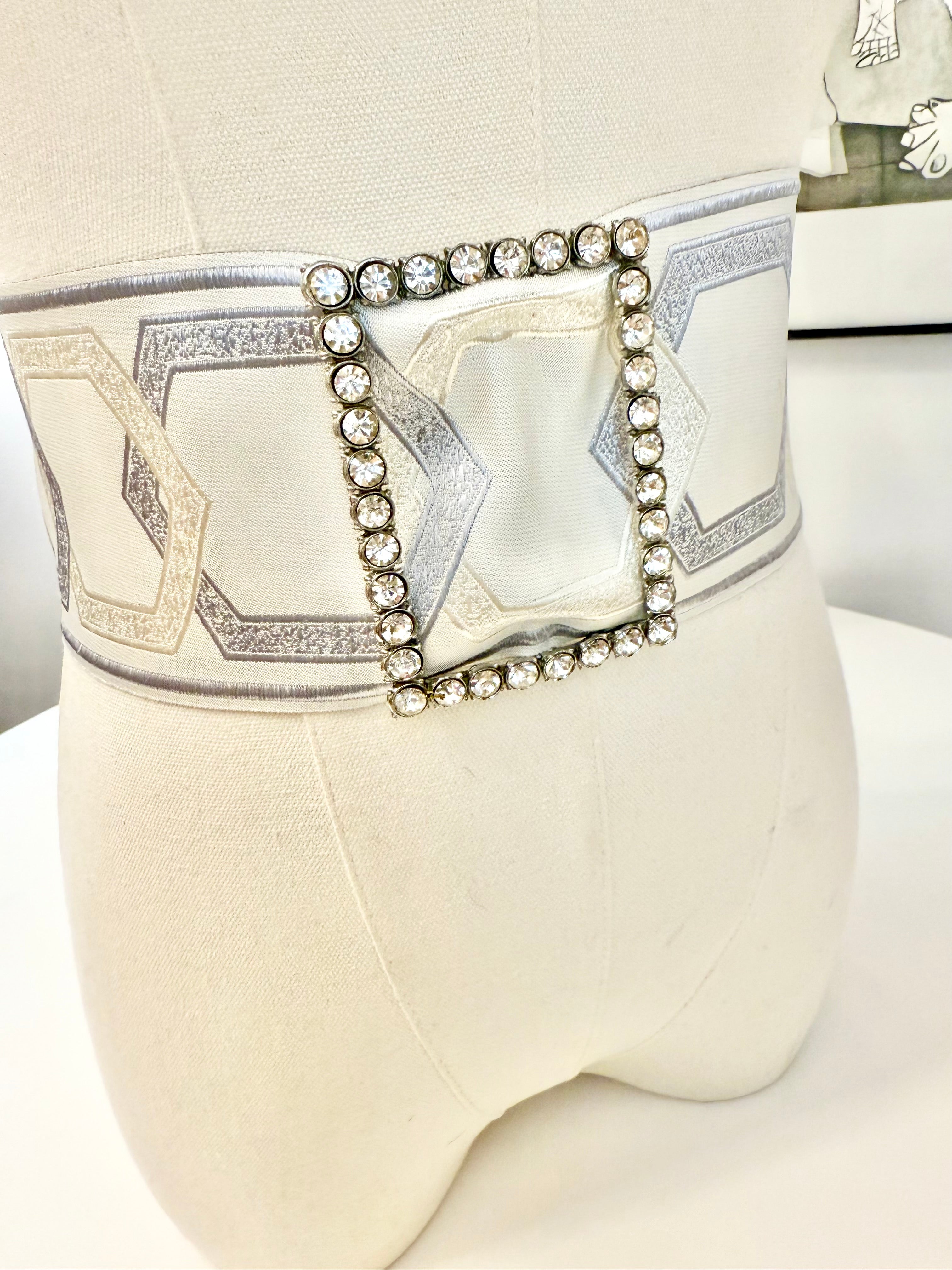 The most feminine, and elegant dress belt... so divine