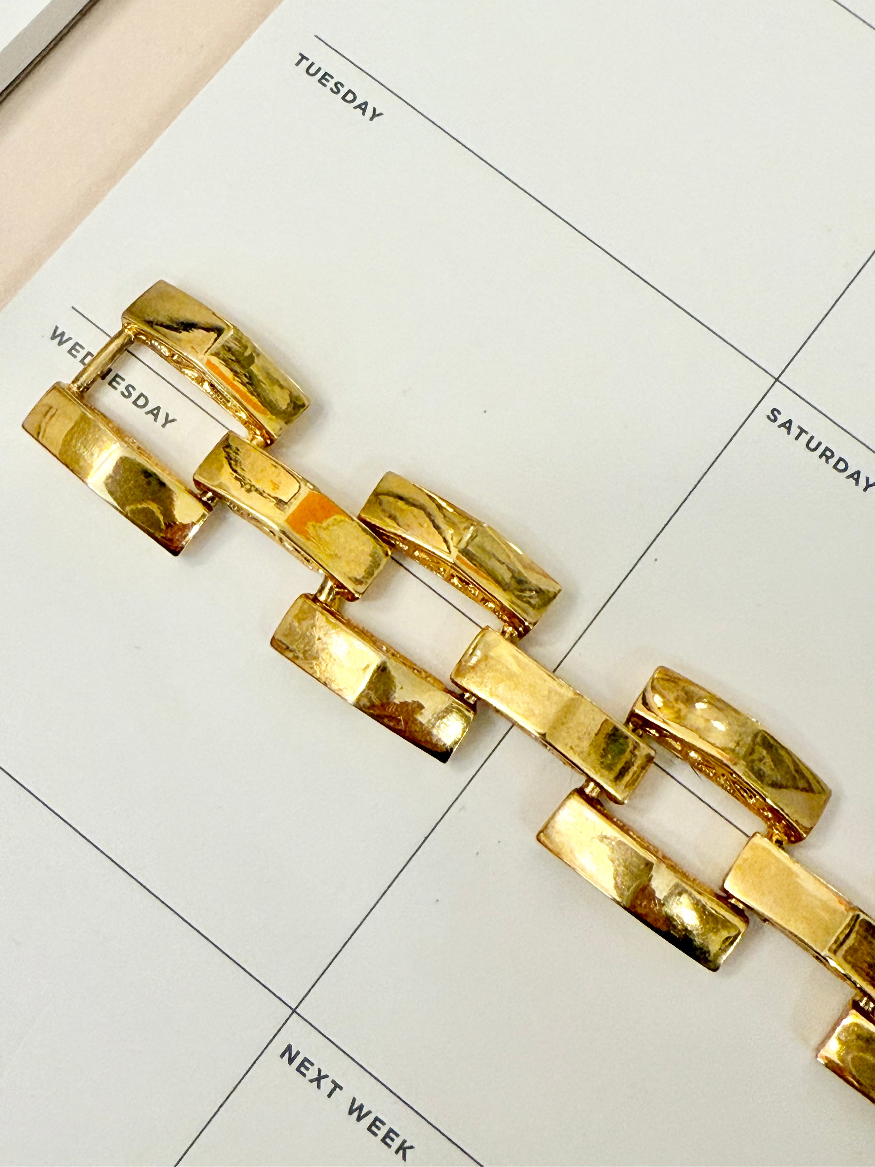 The Roman lady classy gold link bracelet....