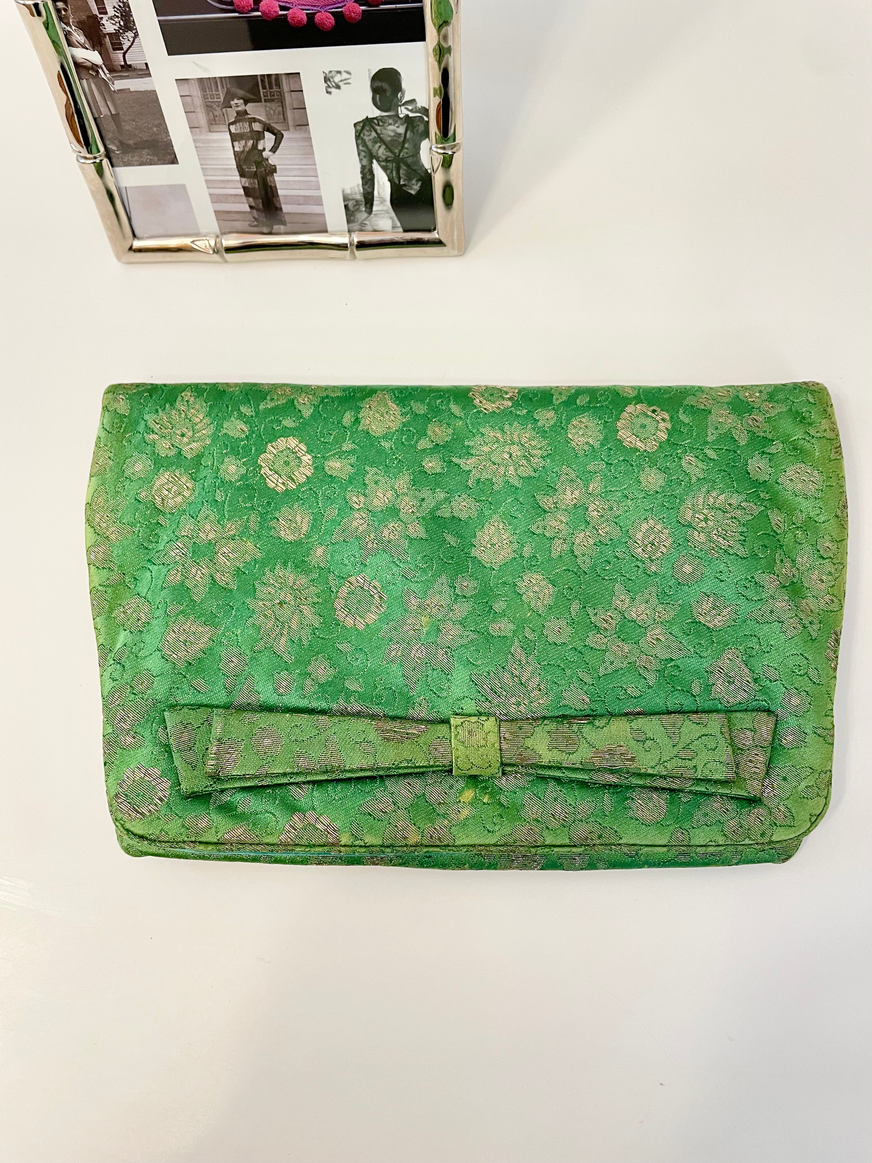 1960's stunning emerald green clutch bag... so fancy
