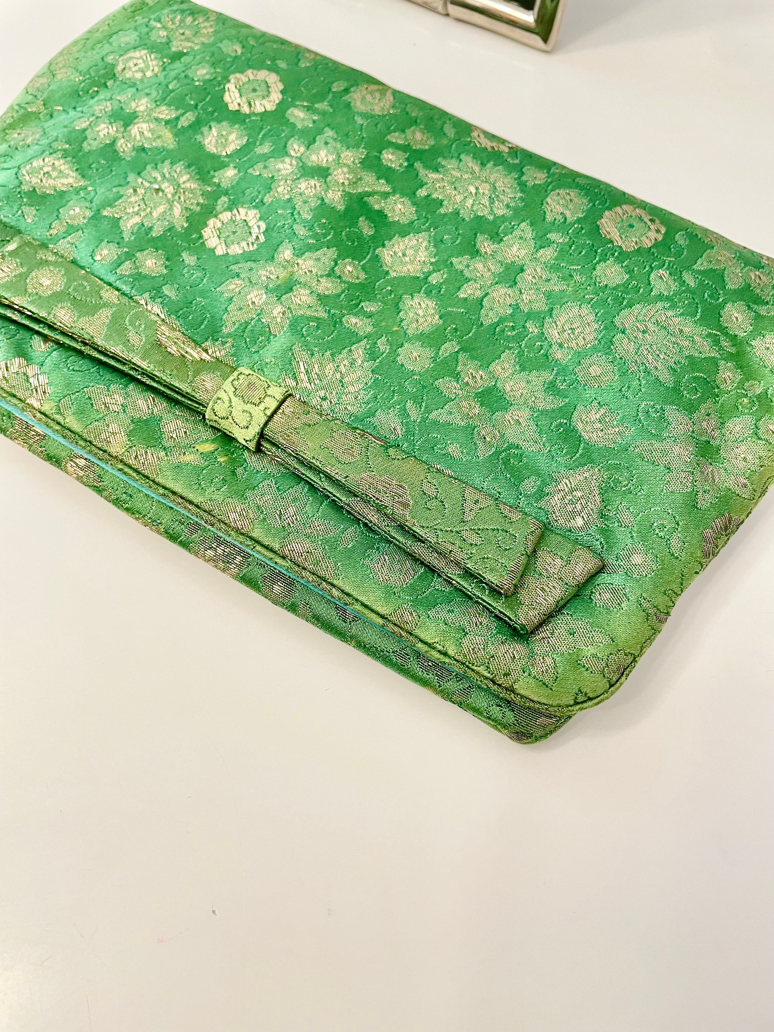 1960's stunning emerald green clutch bag... so fancy