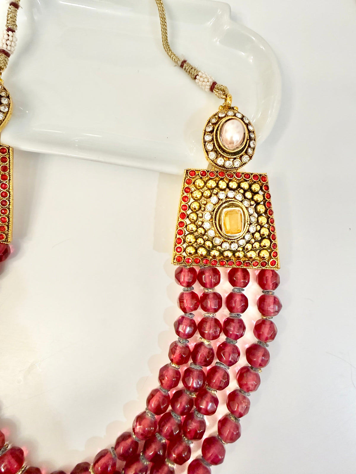 The most lovely garnet glass beaded indian necklace... so chic