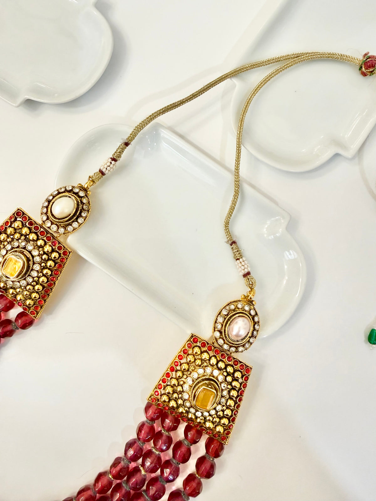 The most lovely garnet glass beaded indian necklace... so chic