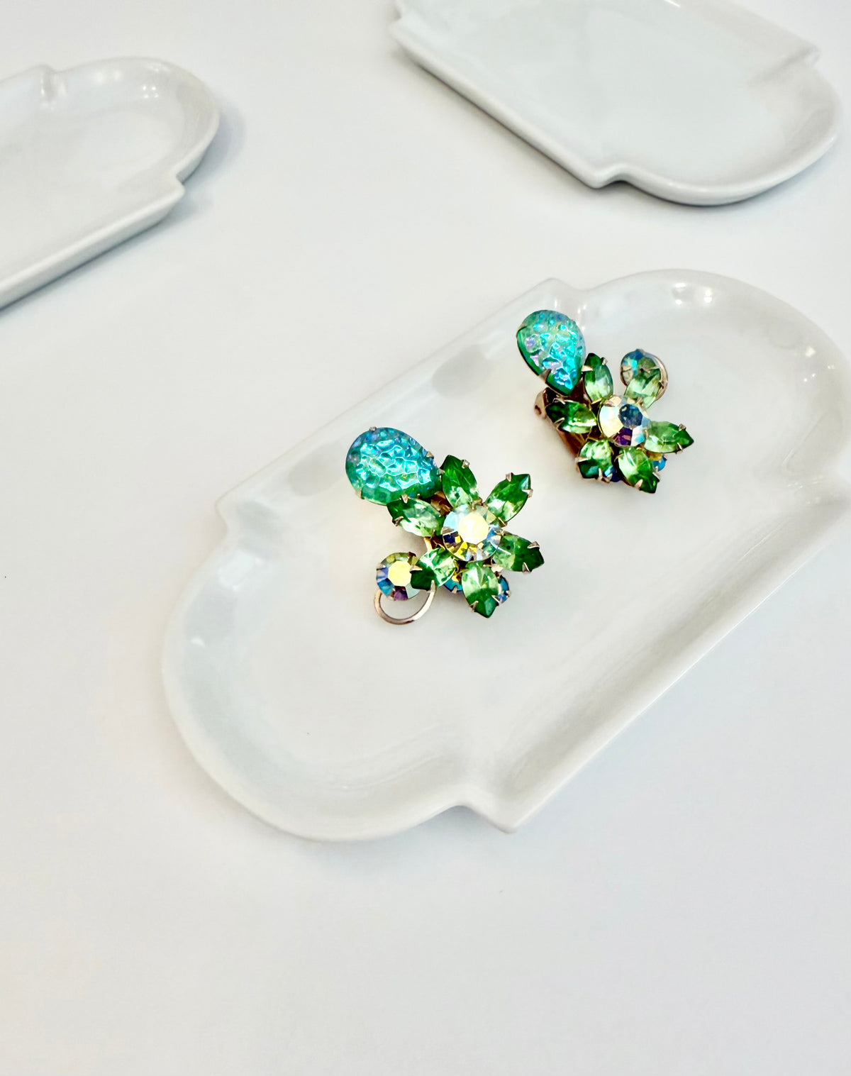 The most fabulous spring green classy earrings...