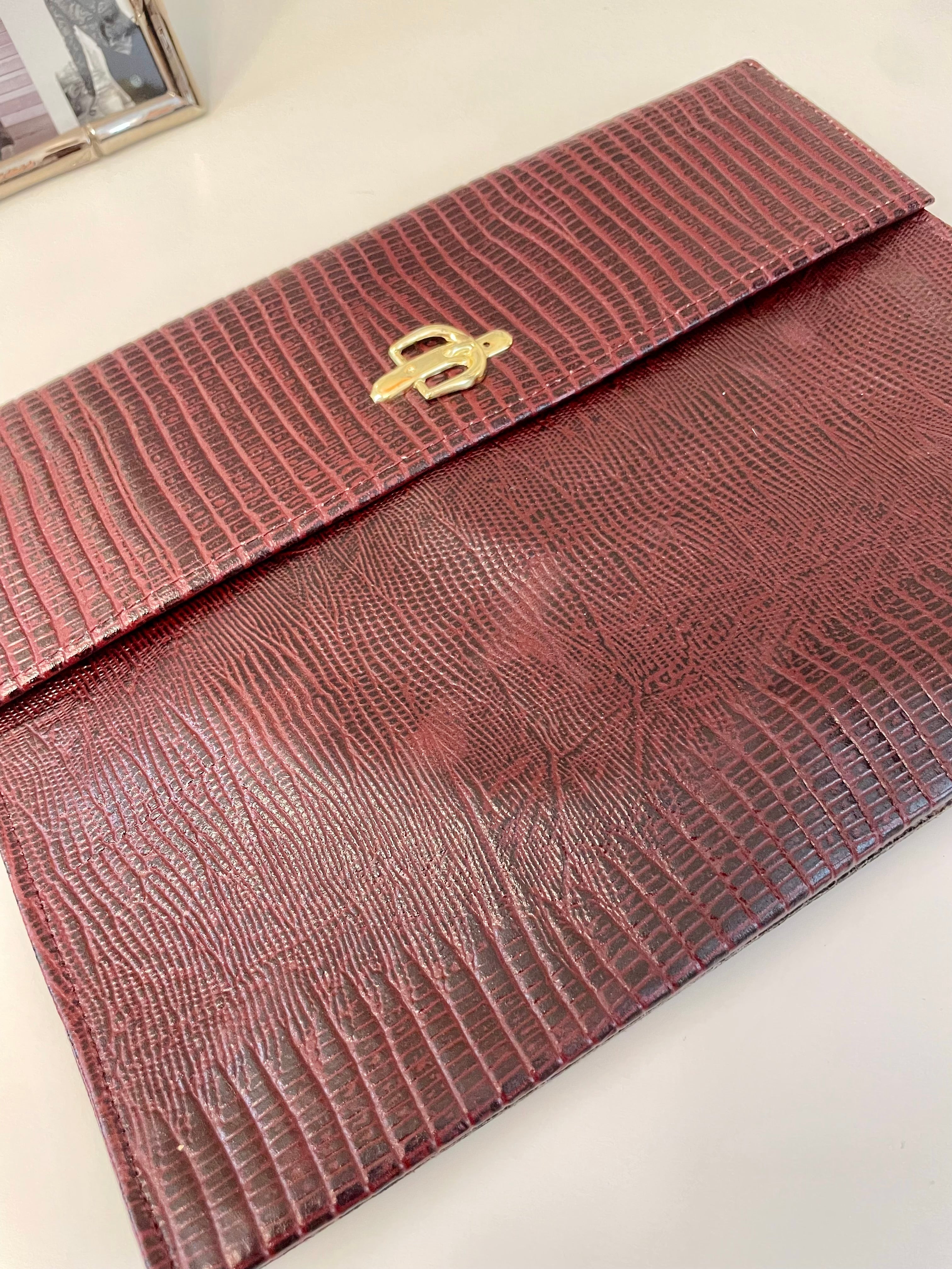 1970's faux lizard envelop bag with sassy gold adornment... so lovely