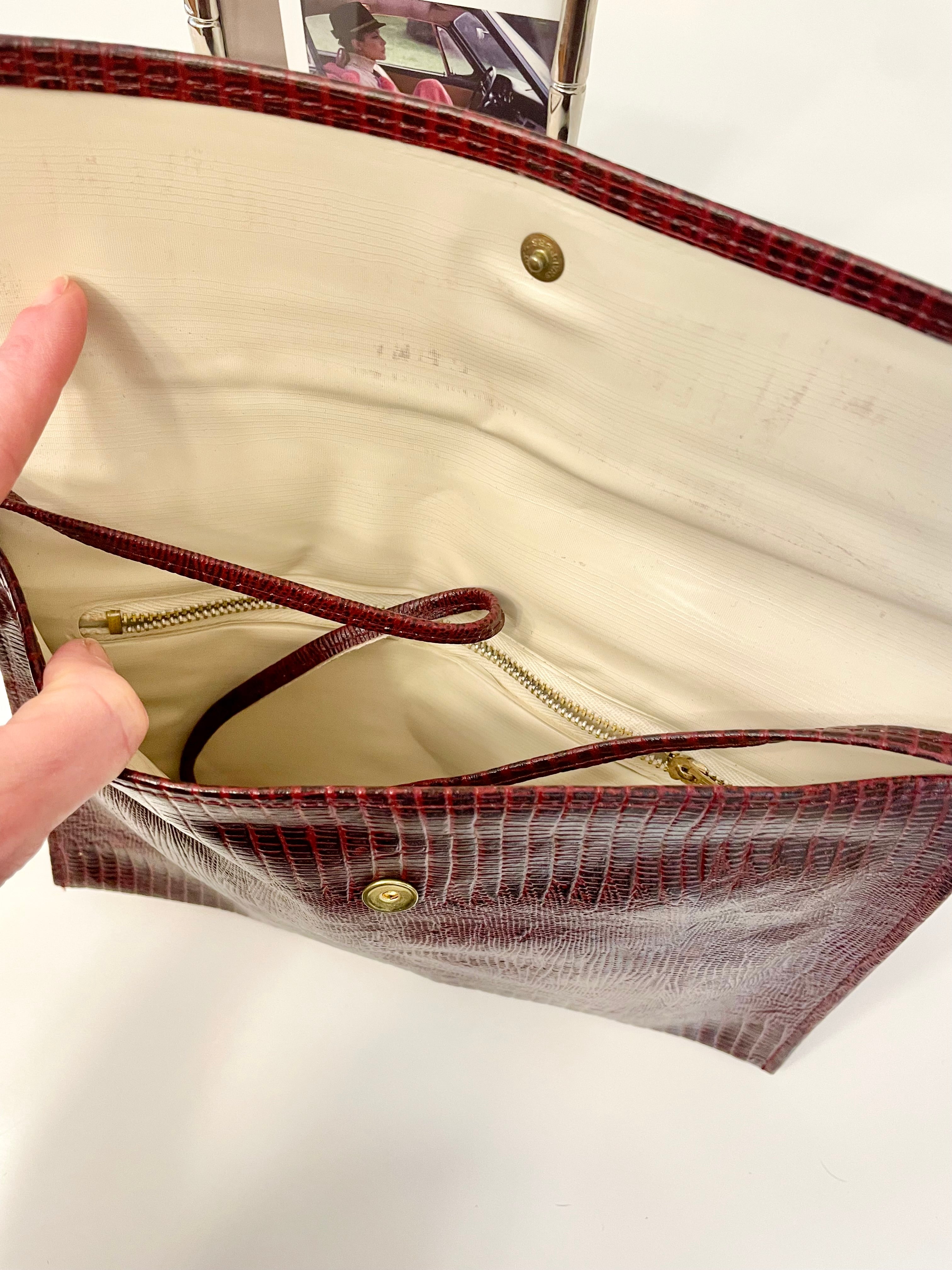 1970's faux lizard envelop bag with sassy gold adornment... so lovely