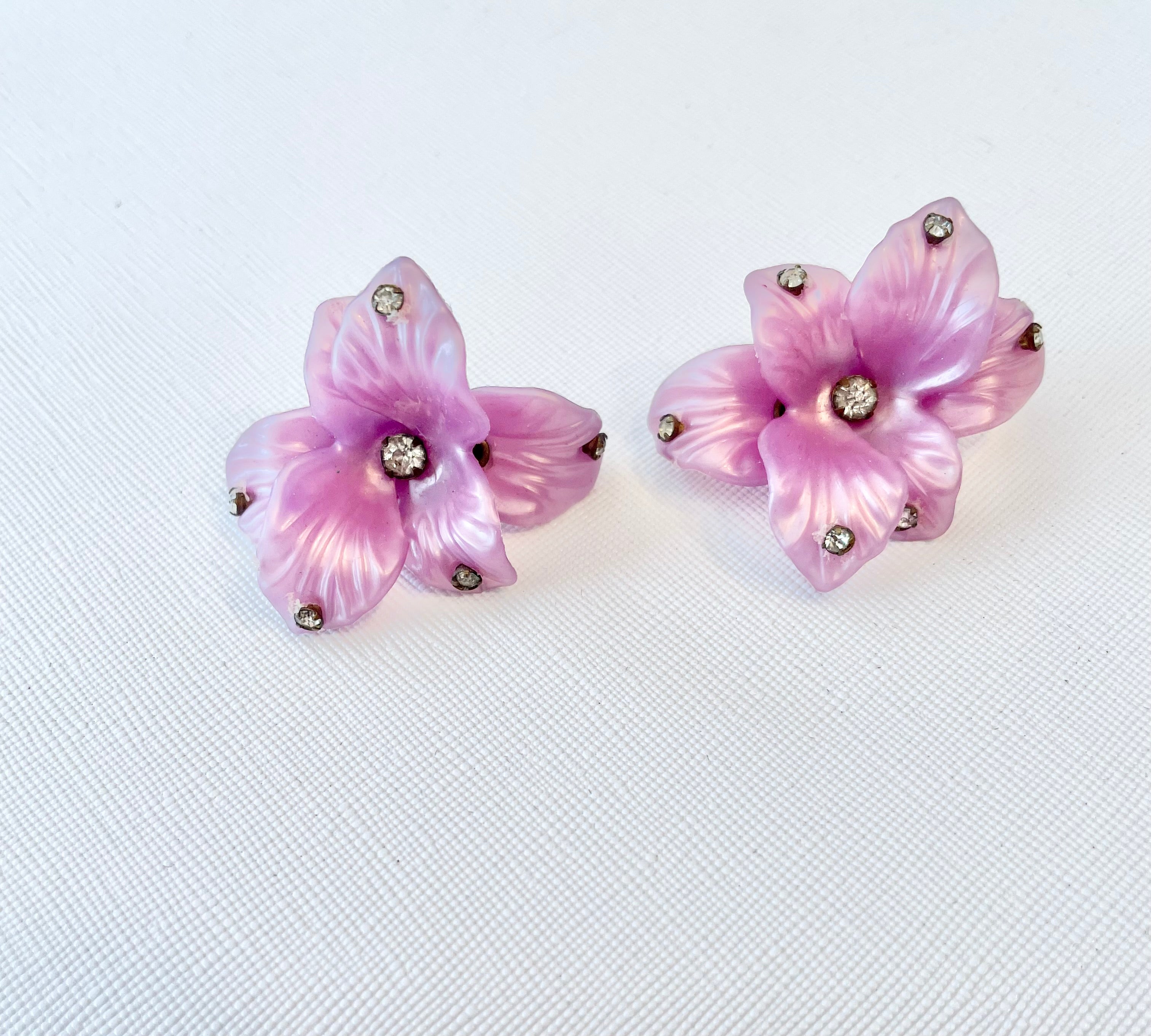 These 1960's divine purple sculpted flowers are truly something! .... so chic