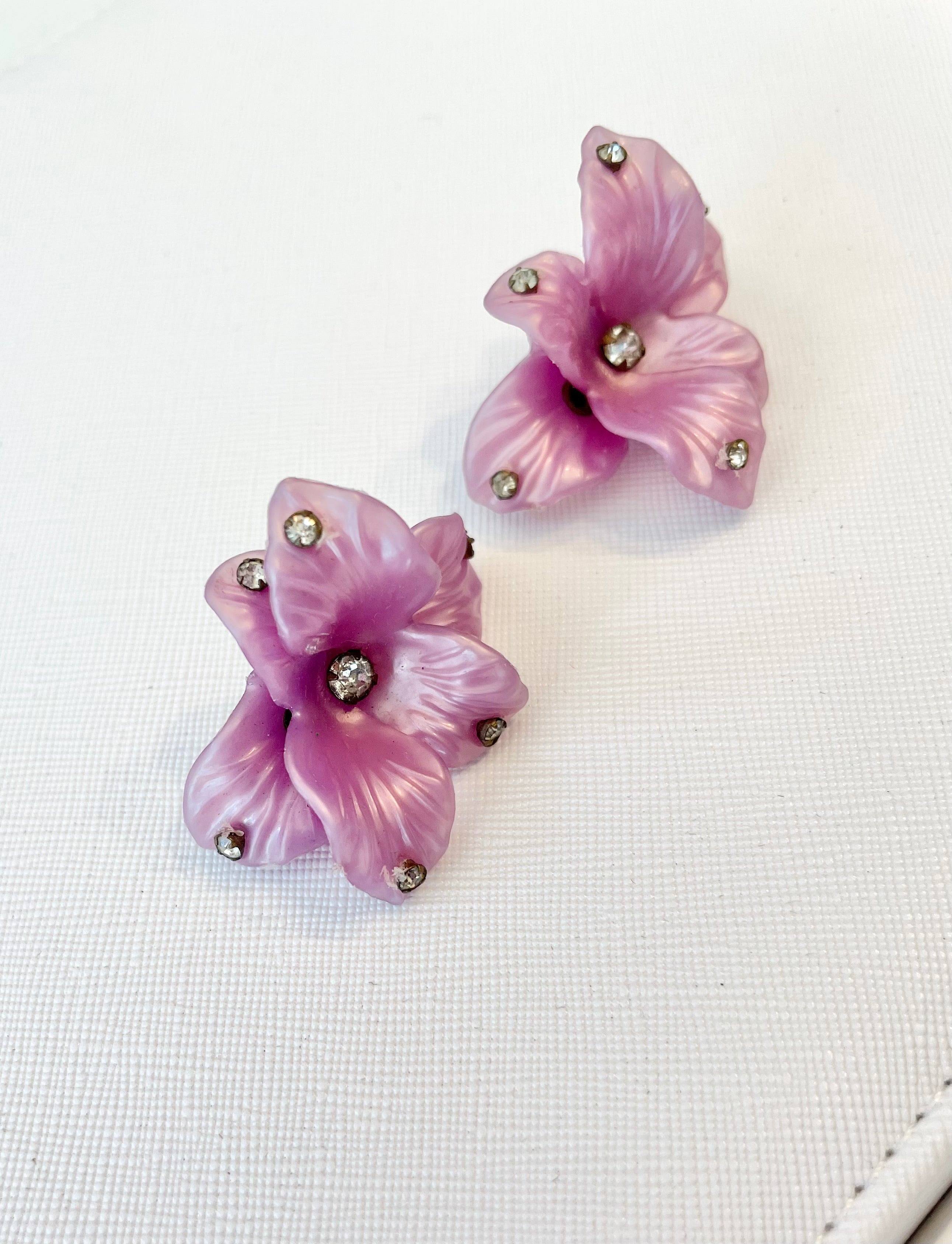 These 1960's divine purple sculpted flowers are truly something! .... so chic