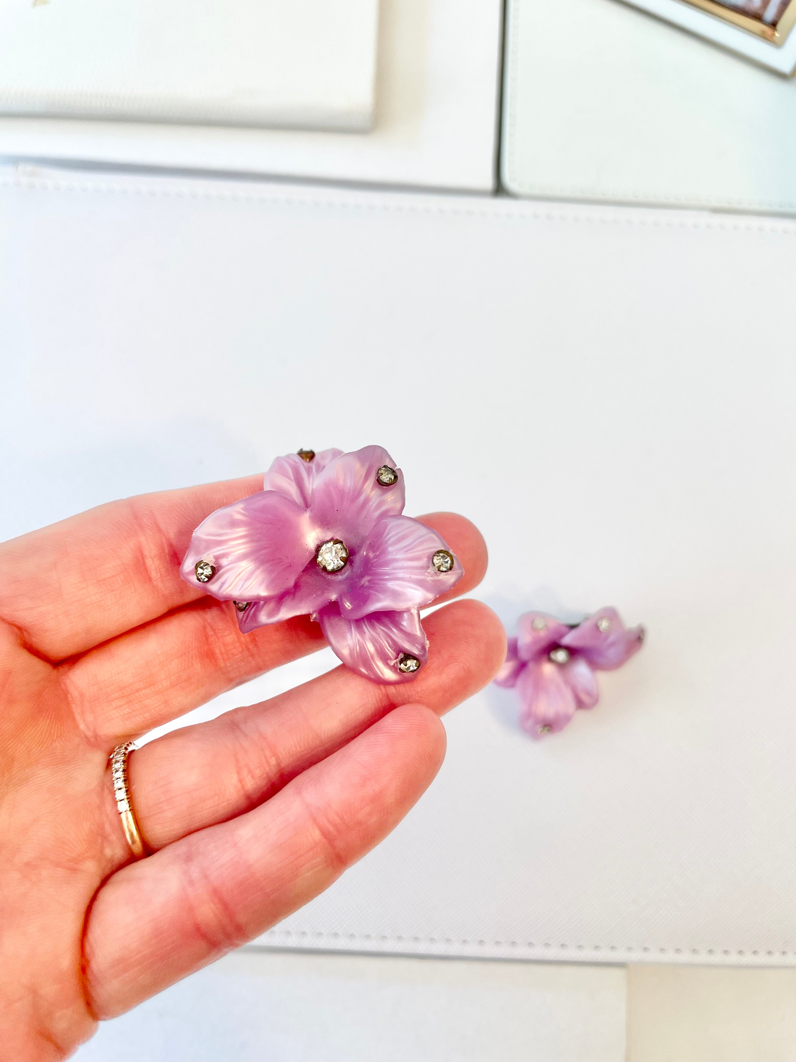 These 1960's divine purple sculpted flowers are truly something! .... so chic