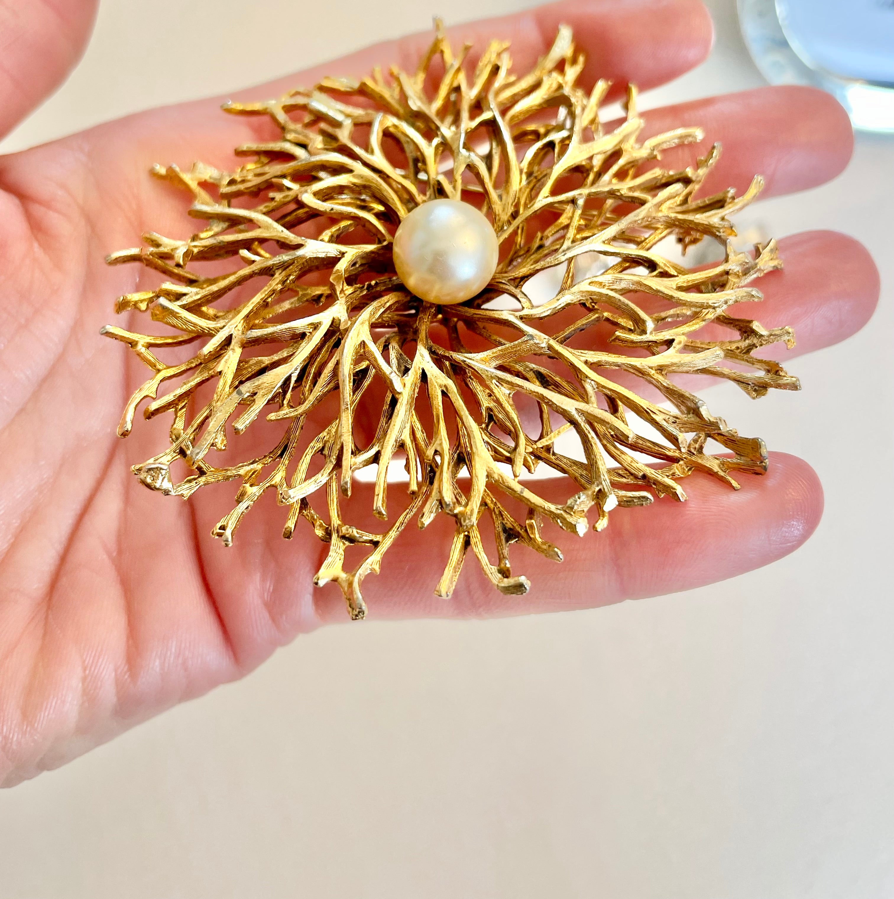 Vintage 1960's rare, and beautiful gold coral brooch with pearl center..so splendid