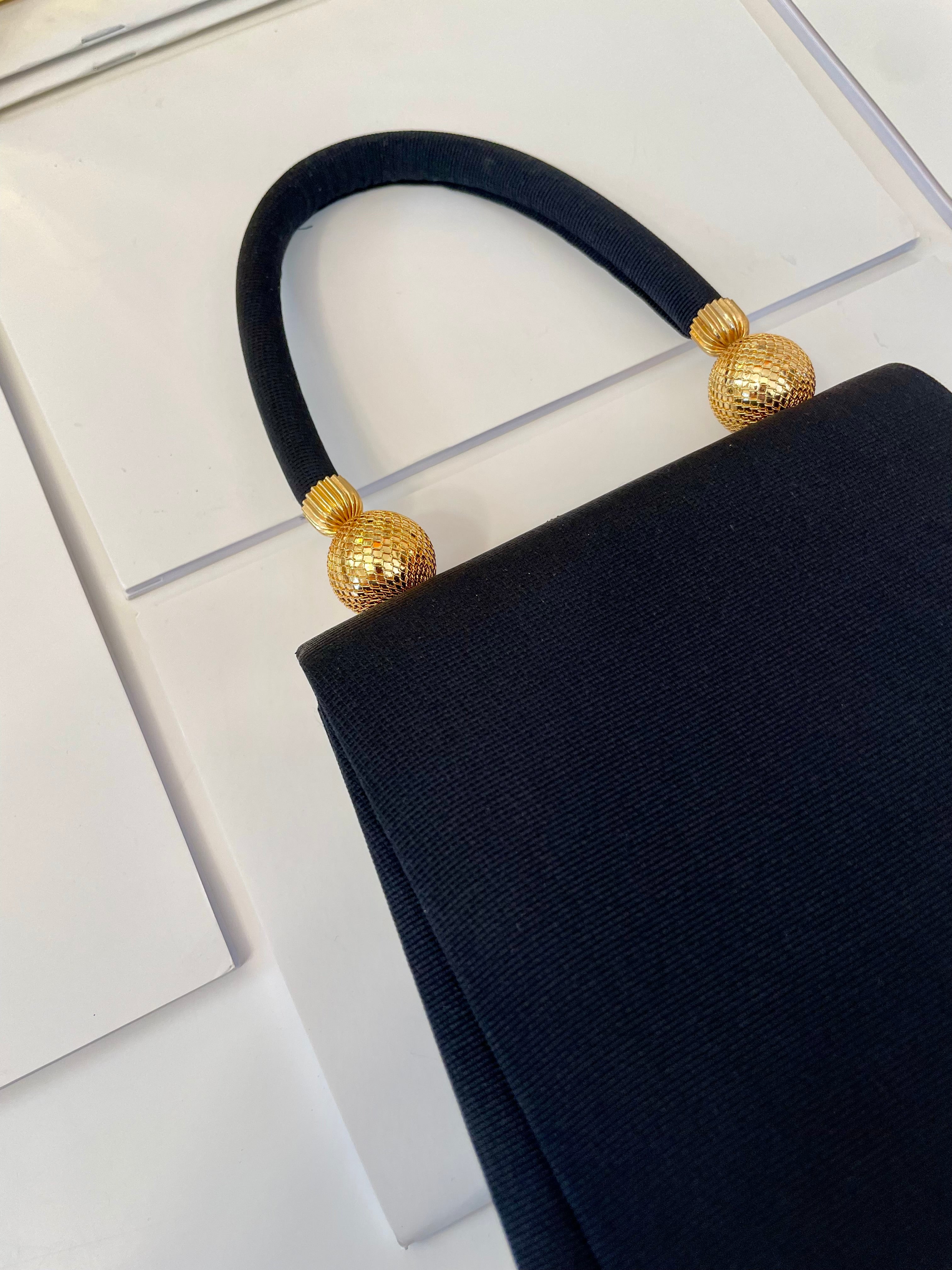 The perfect ladies who lunch handbag.... so elegant