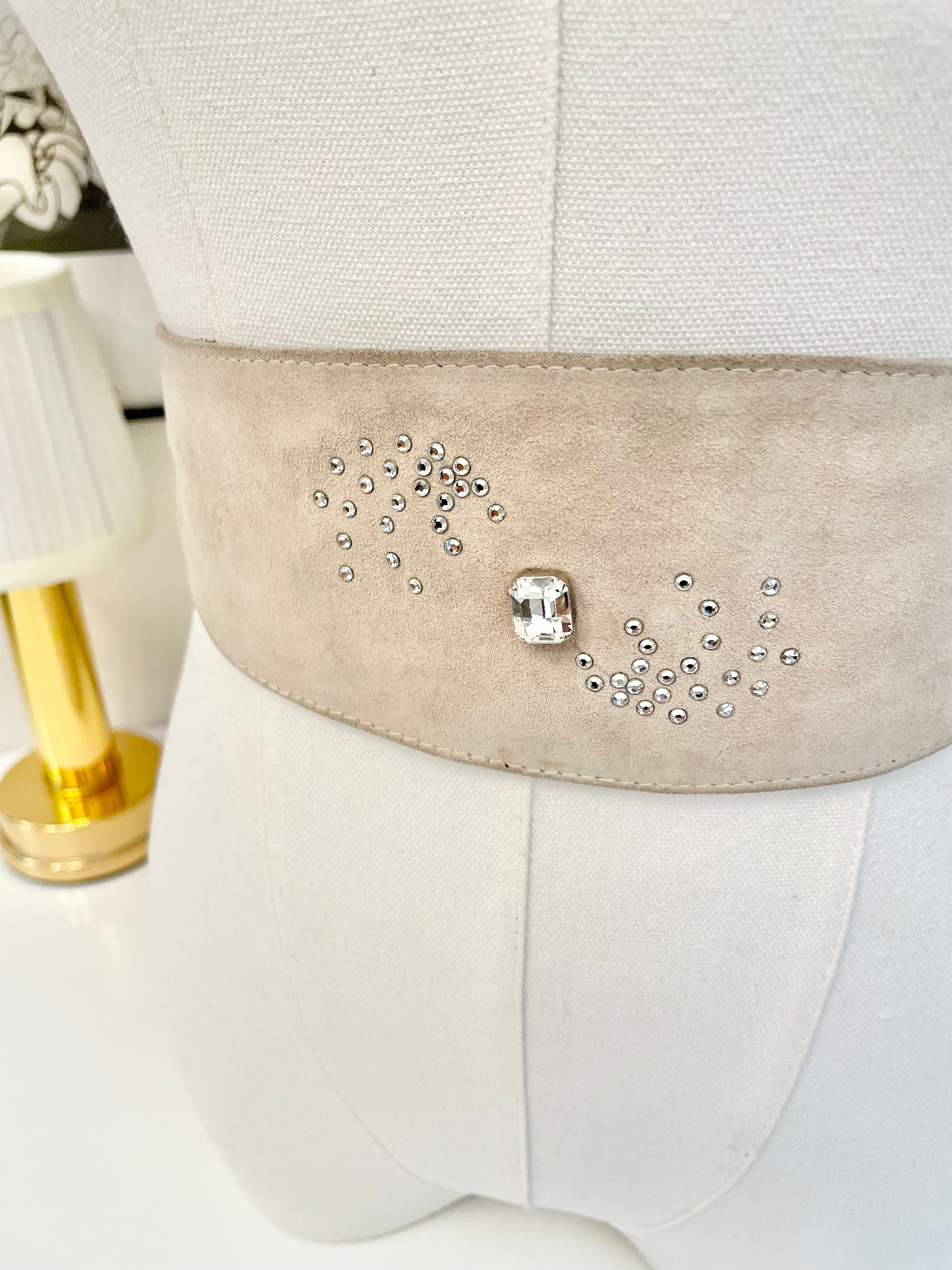 Vintage Italian soft, feminine suede belt....so chic