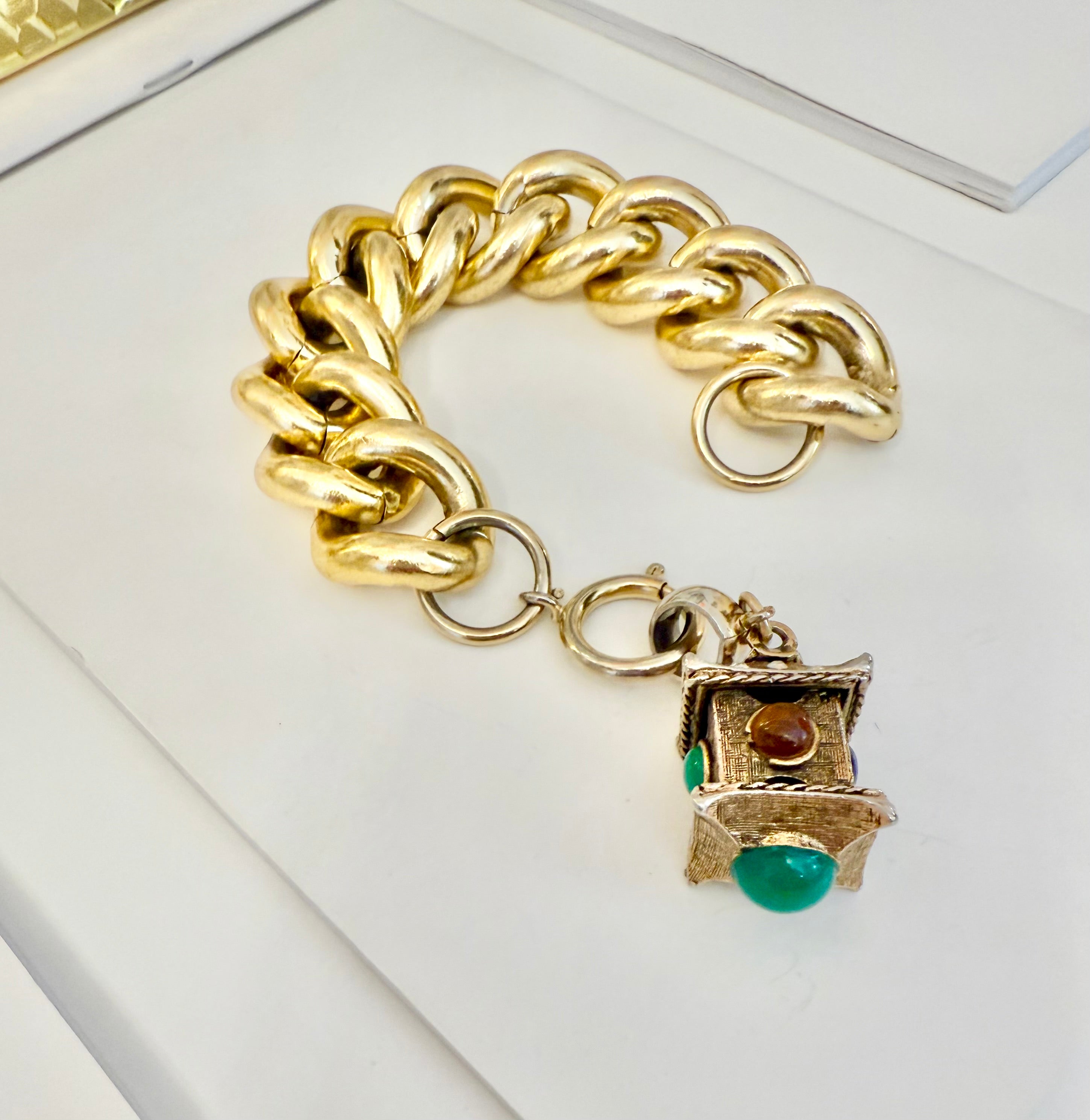 The most charming gold link bracelet... so extraordinary.