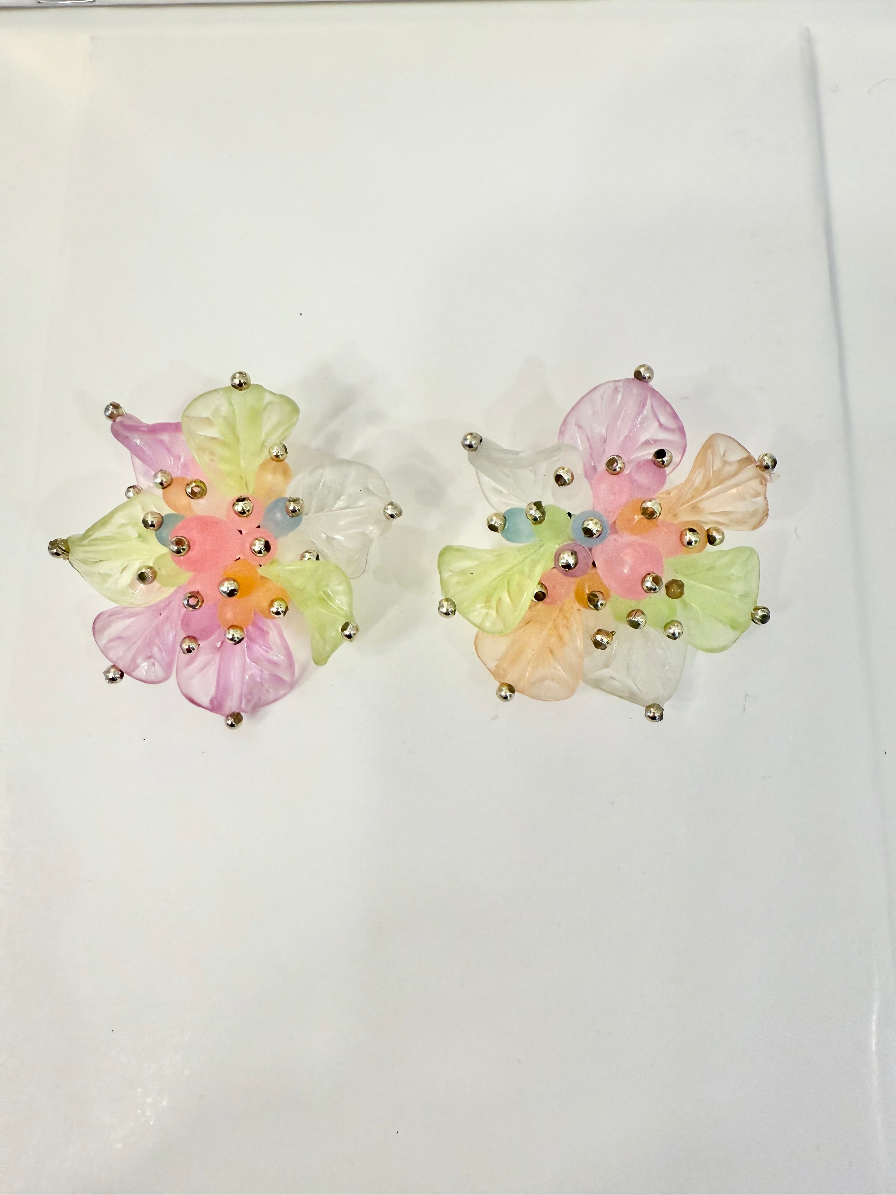 1960's playful, colorful flowers earrings... so feminine