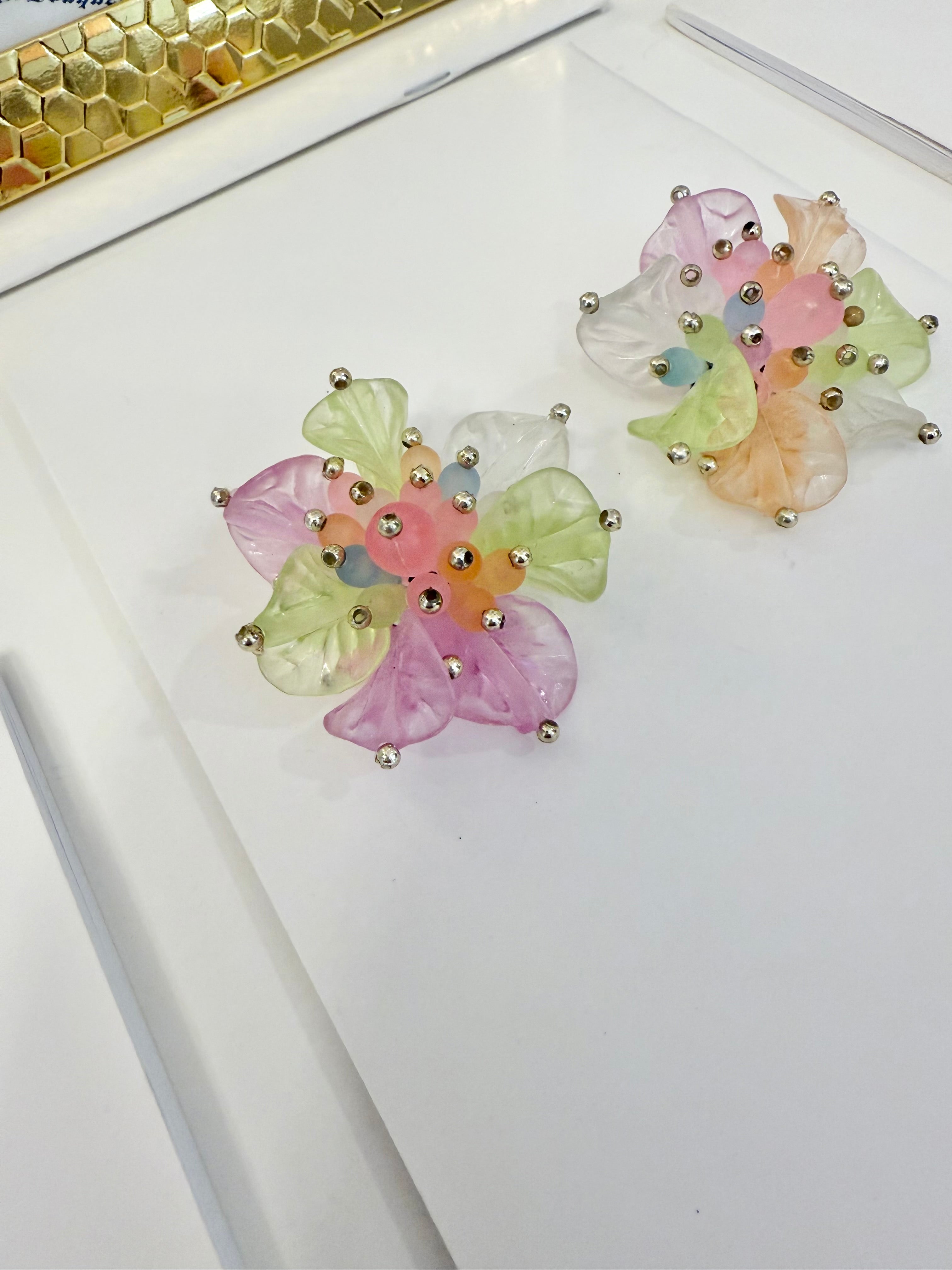 1960's playful, colorful flowers earrings... so feminine