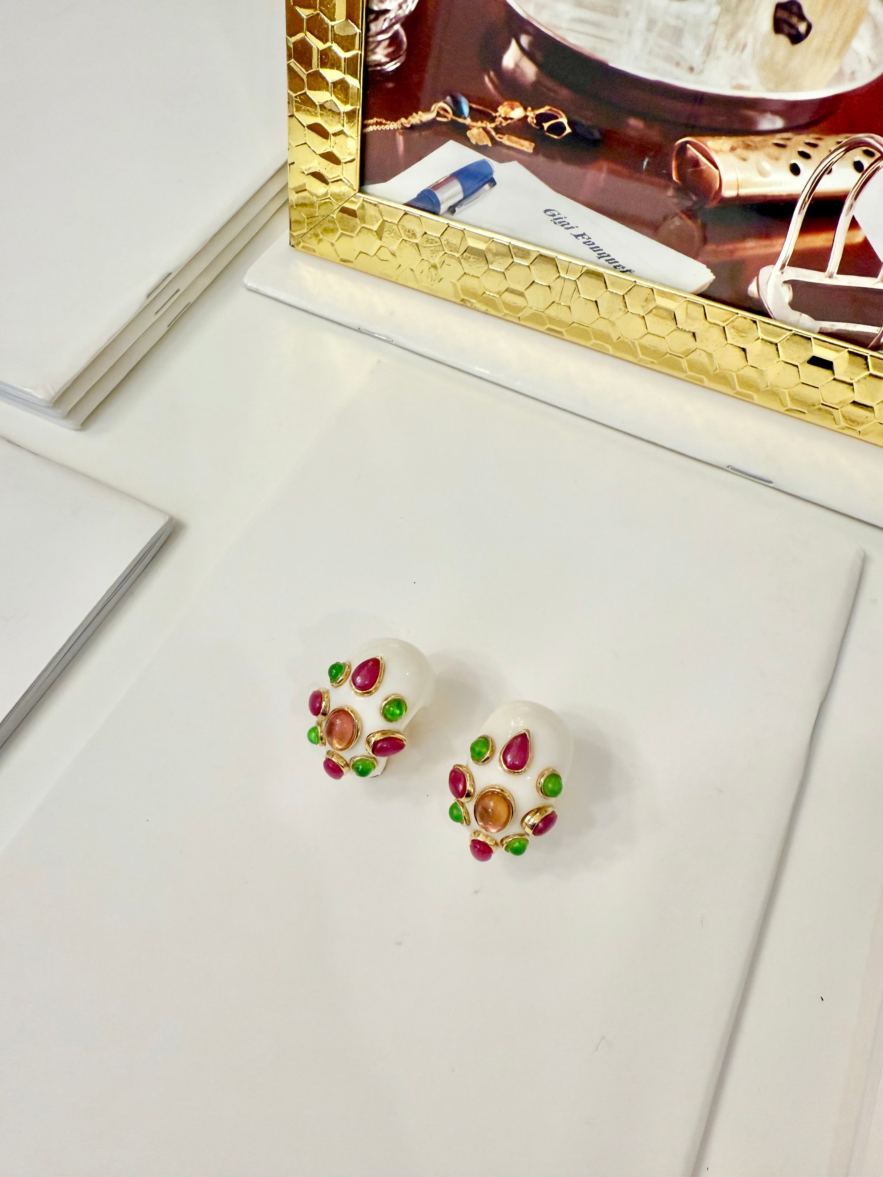 The most extraordinary colorful shrimp style earrings... a true classic