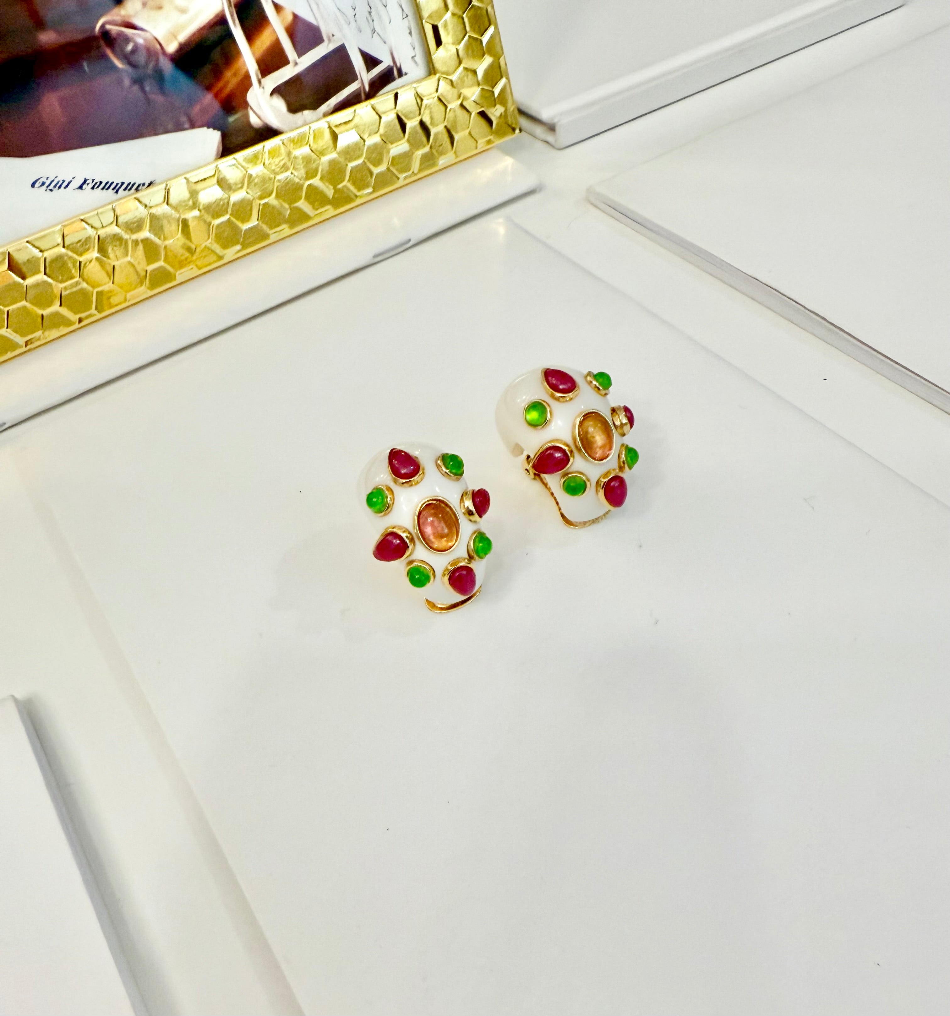 The most extraordinary colorful shrimp style earrings... a true classic