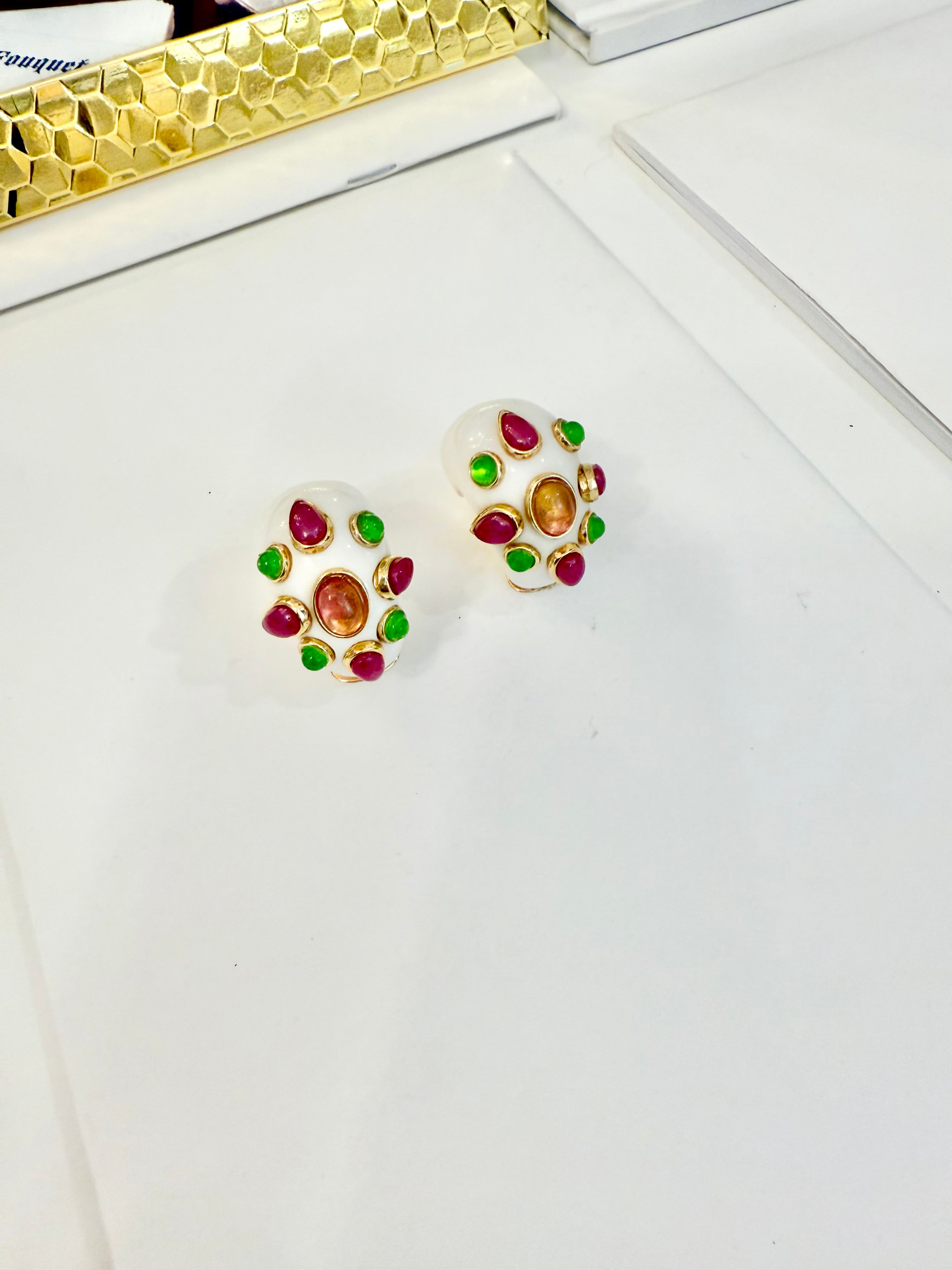 The most extraordinary colorful shrimp style earrings... a true classic