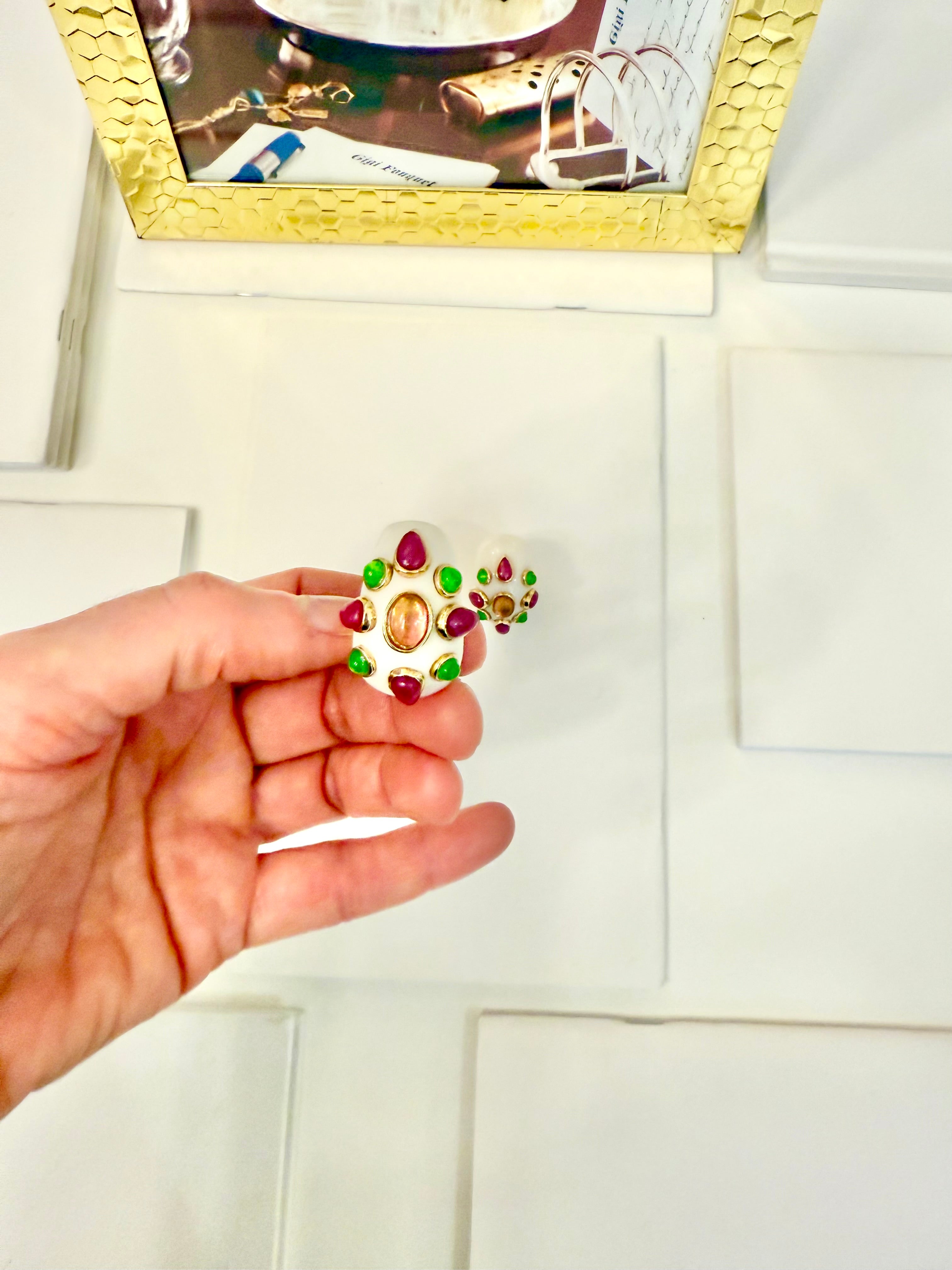 The most extraordinary colorful shrimp style earrings... a true classic