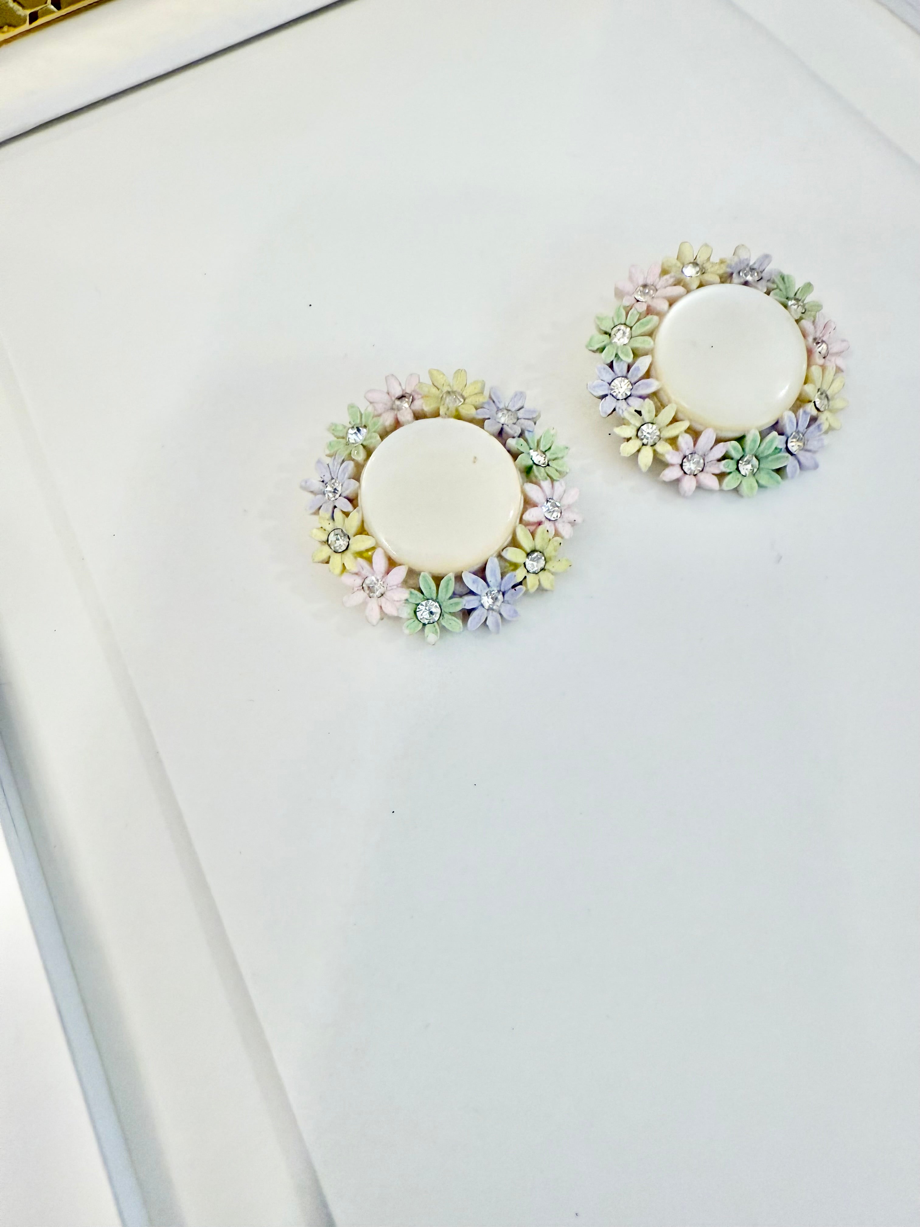The most charming, and darling moon glow flower earrings...
