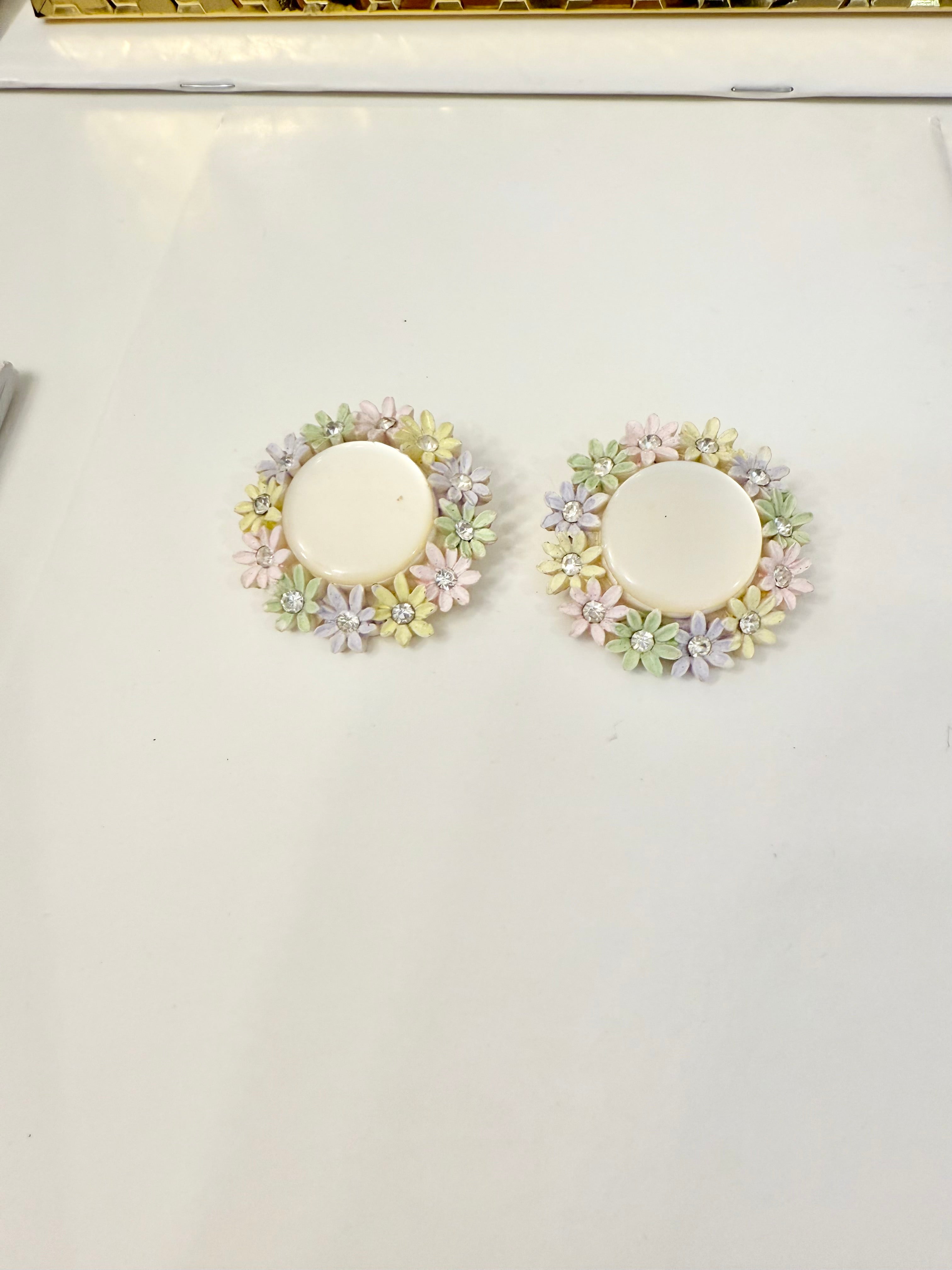 The most charming, and darling moon glow flower earrings...