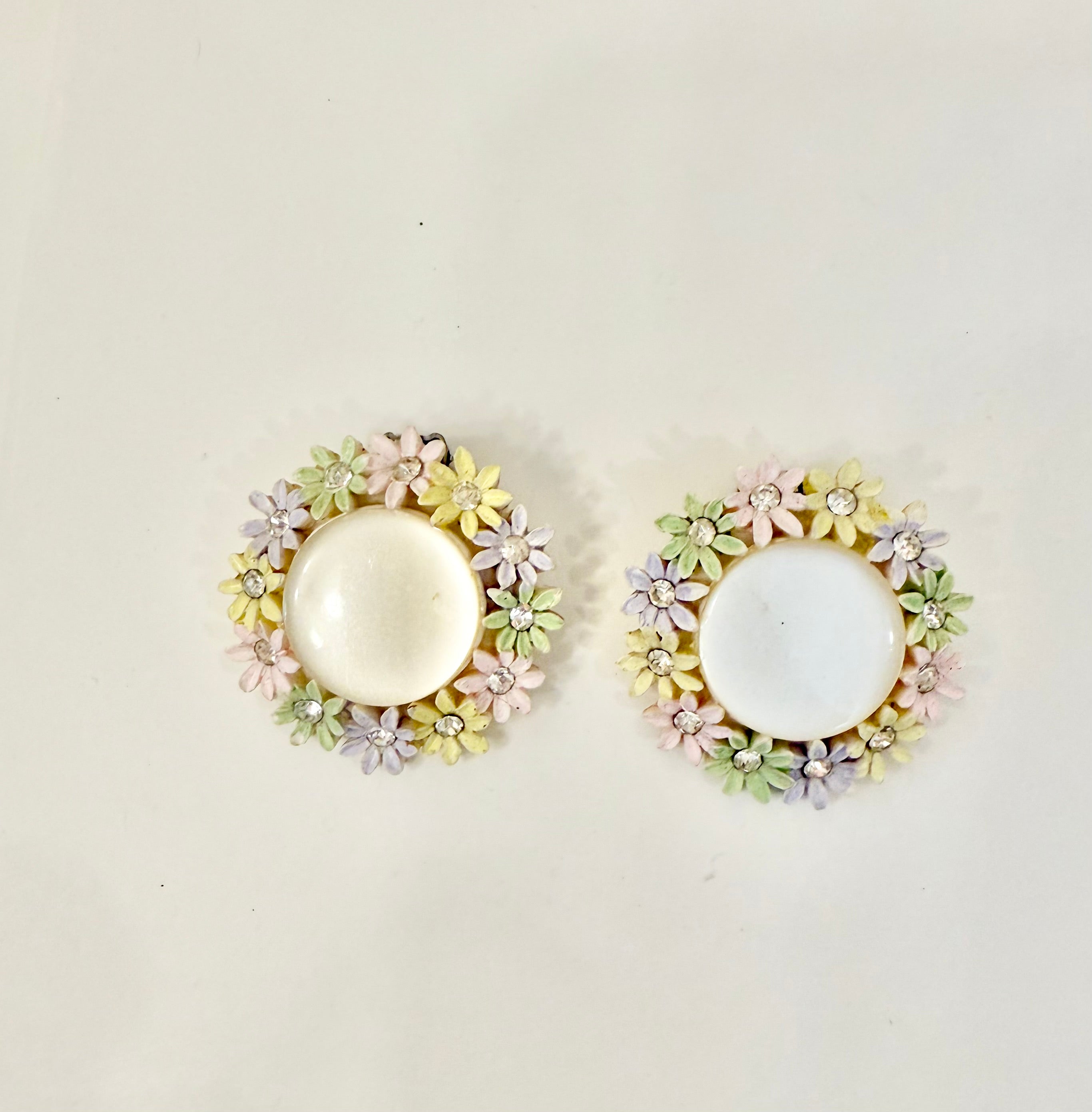 The most charming, and darling moon glow flower earrings...