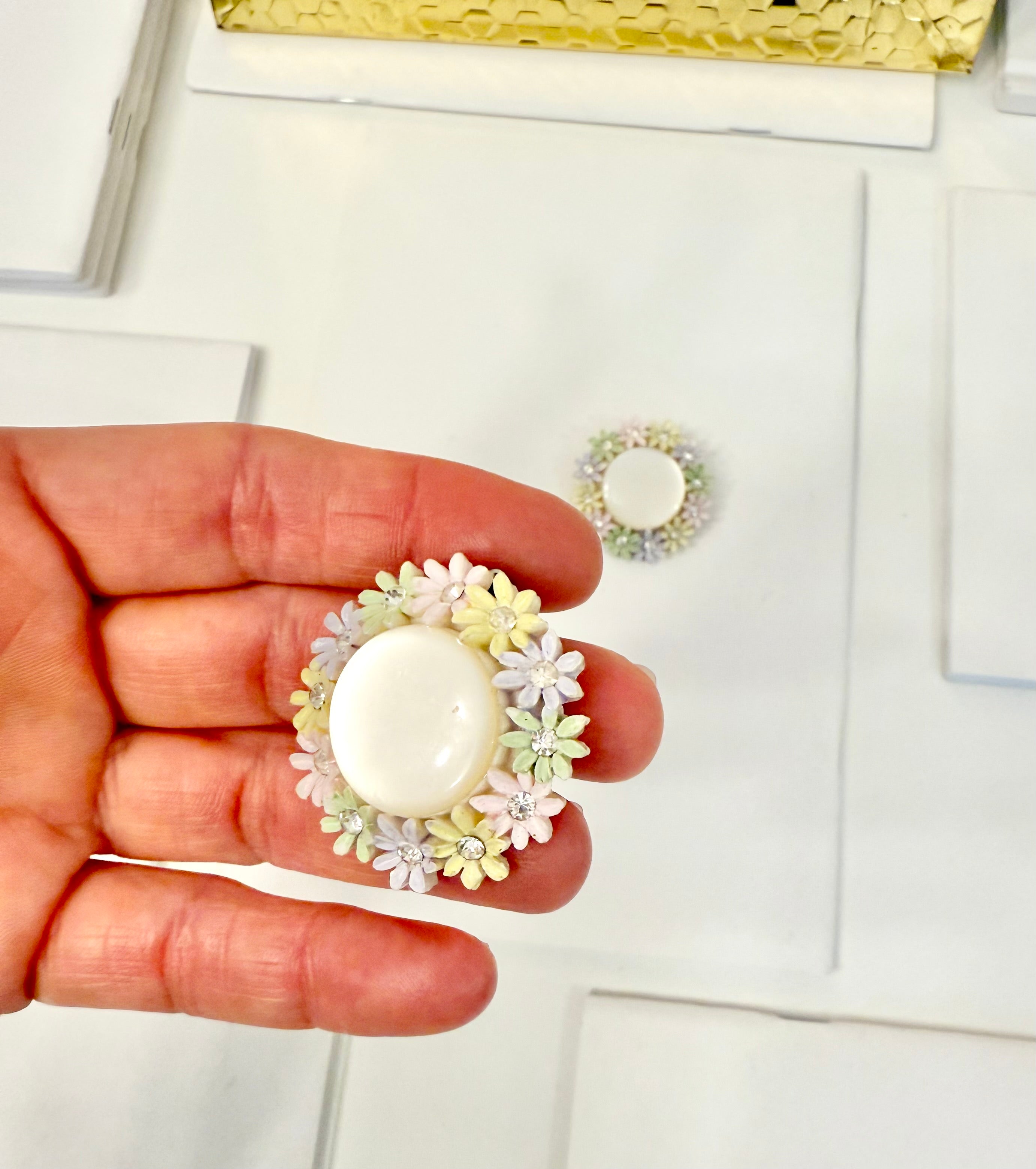 The most charming, and darling moon glow flower earrings...