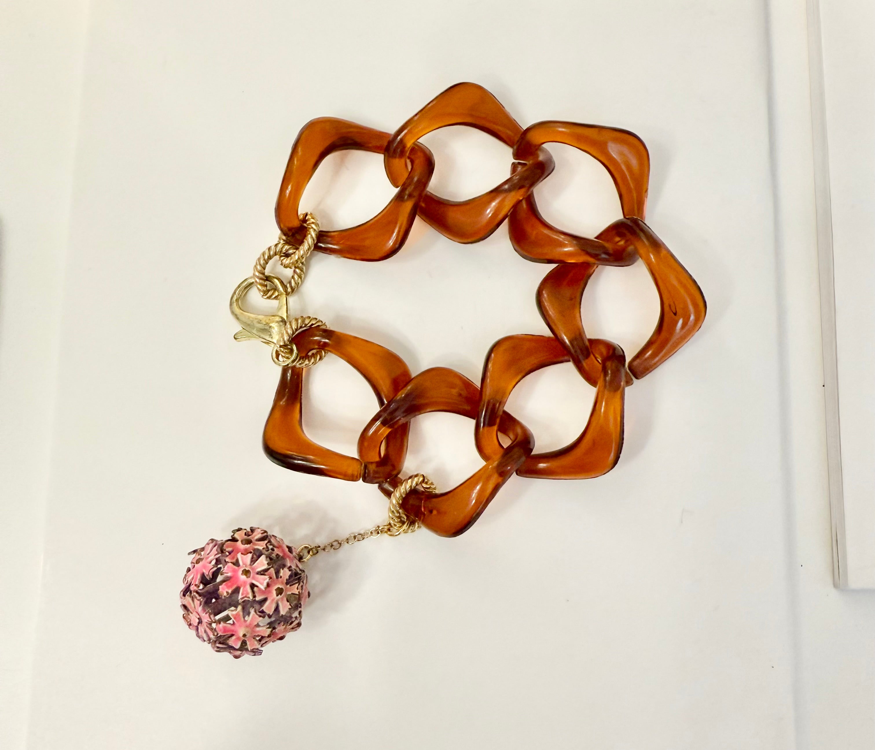1960's most delicious faux tortoise link charm bracelet... what a classy little number!
