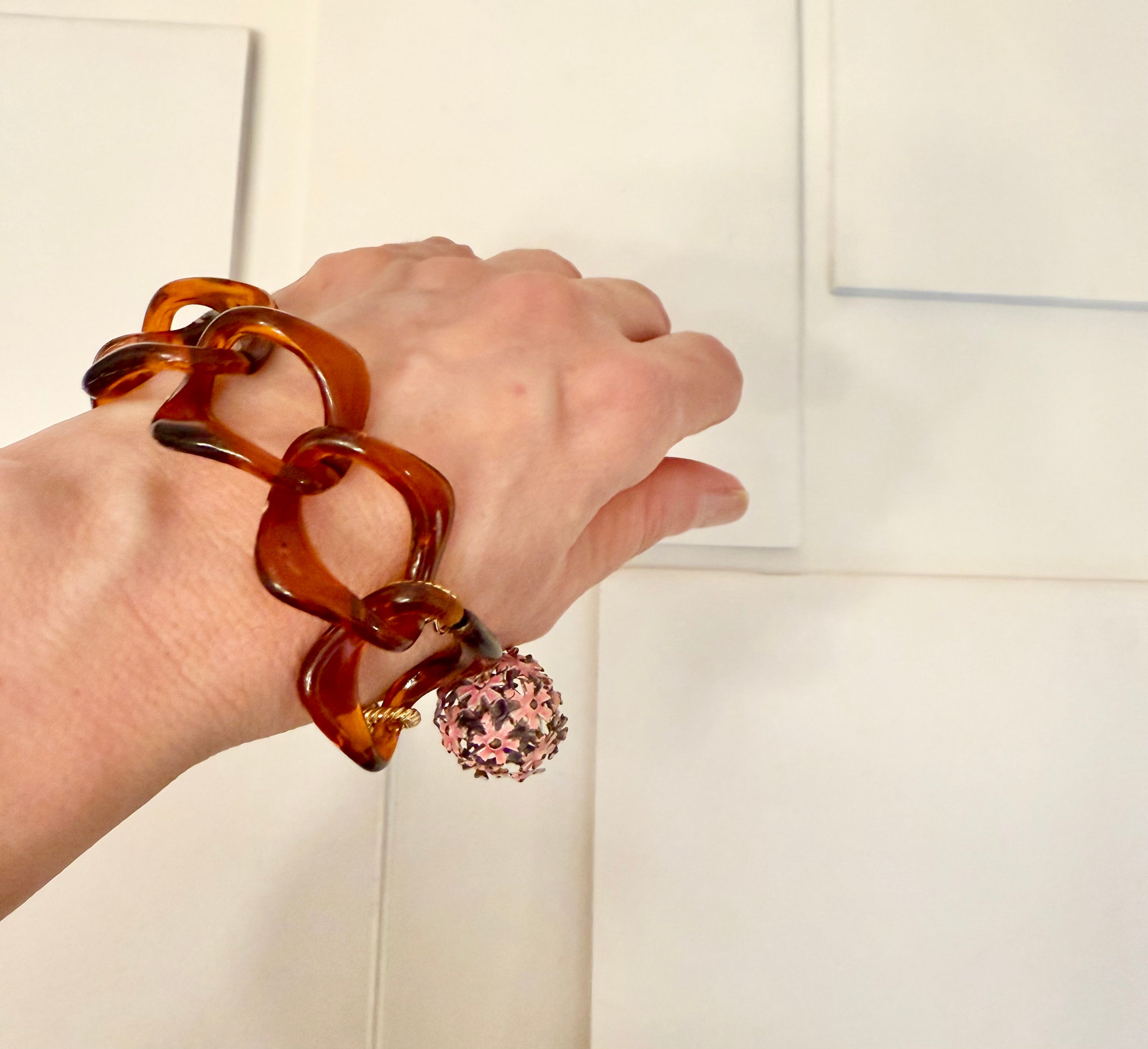 1960's most delicious faux tortoise link charm bracelet... what a classy little number!