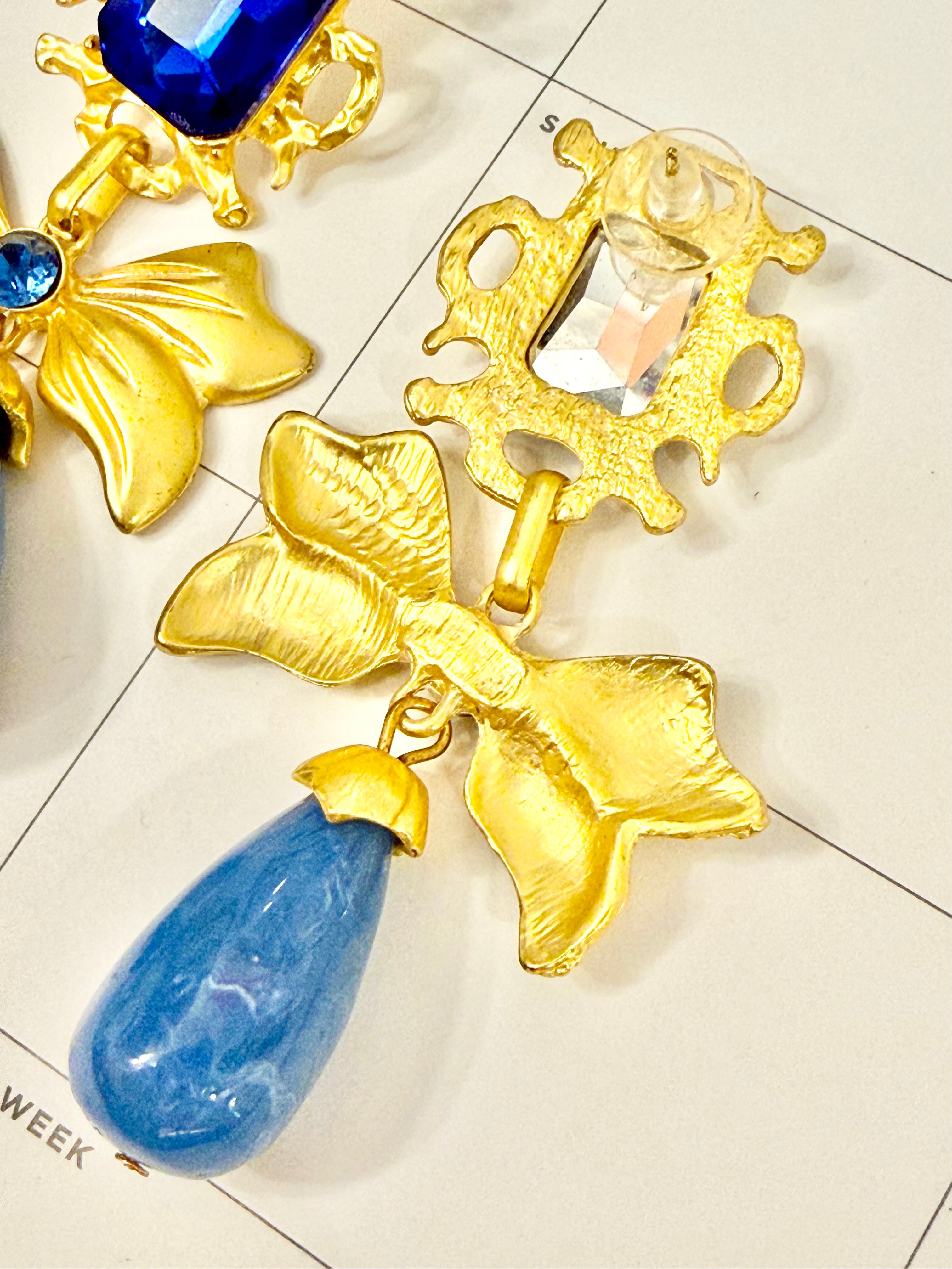 The most preppy sapphire blue bow earrings...