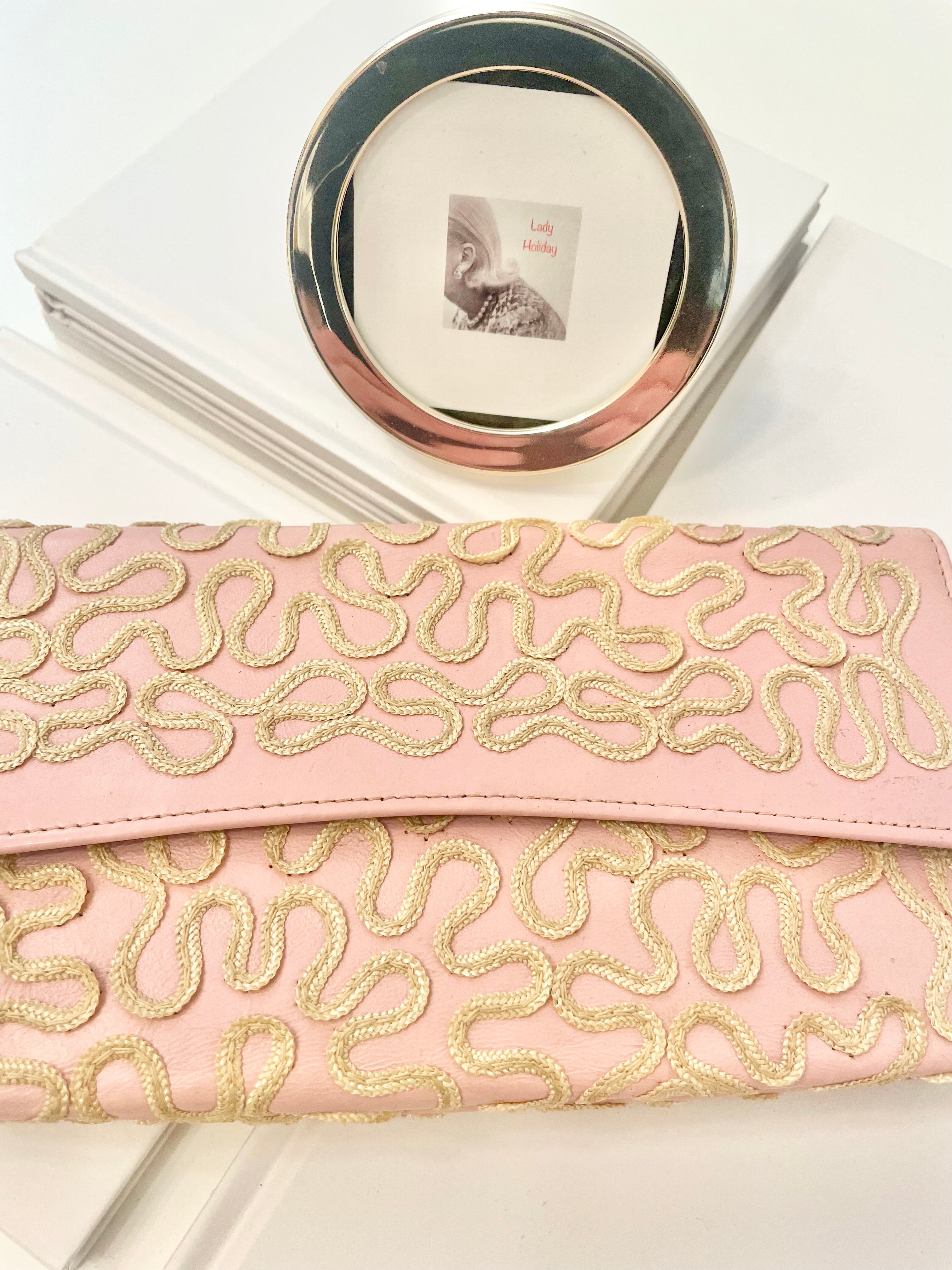 Vintage fabulous feminine soft pink clutch bag... so elegant