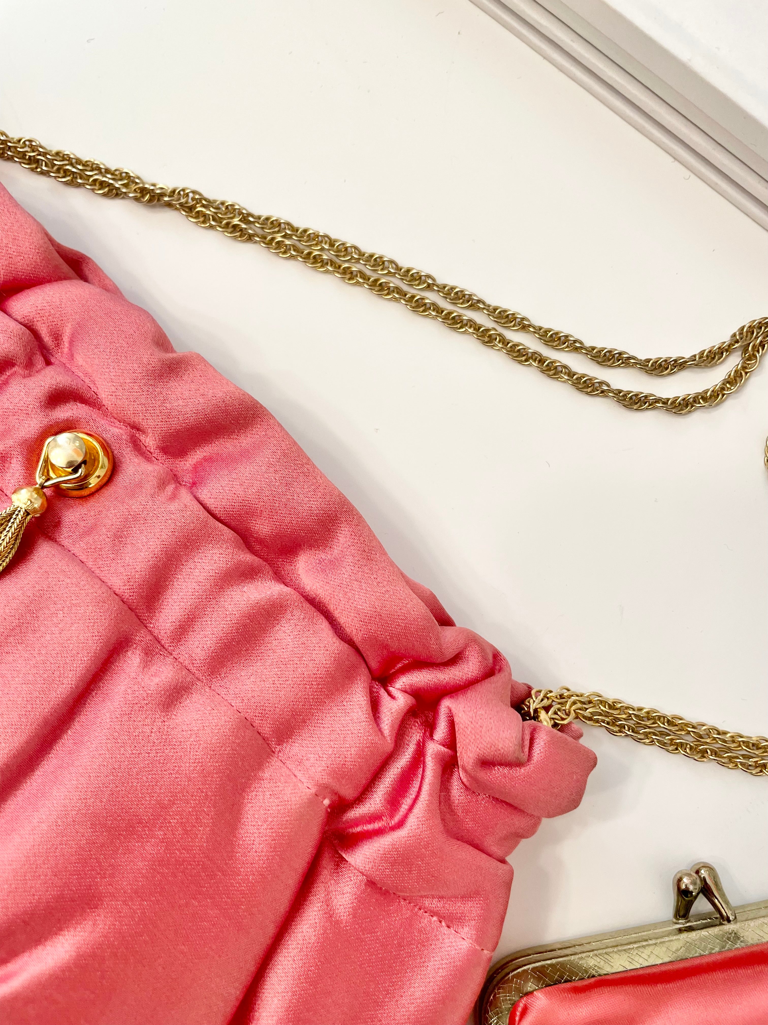 Vintage stunning M Morris splendid pink satin party gal evening bag!