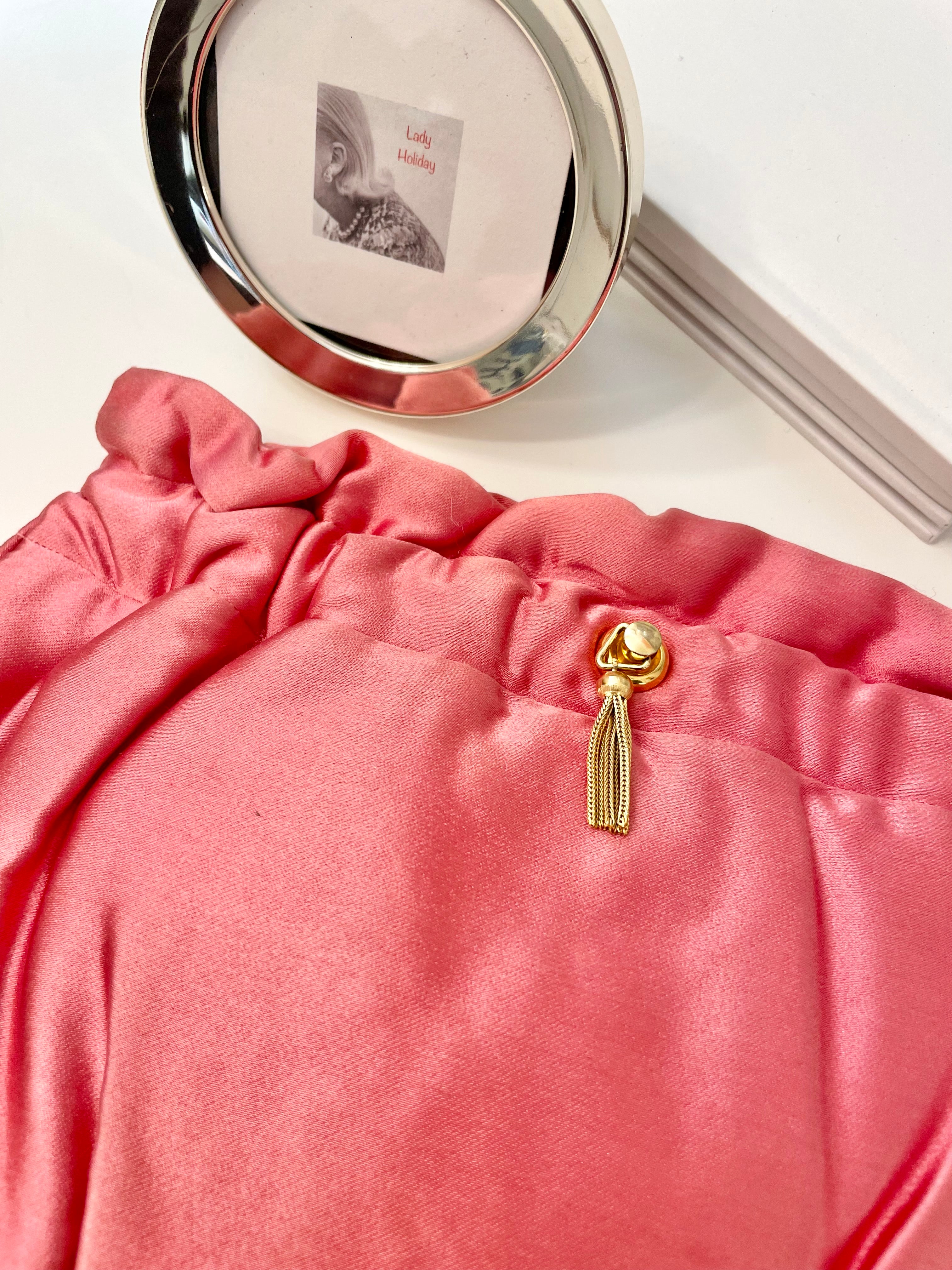 Vintage stunning M Morris splendid pink satin party gal evening bag!