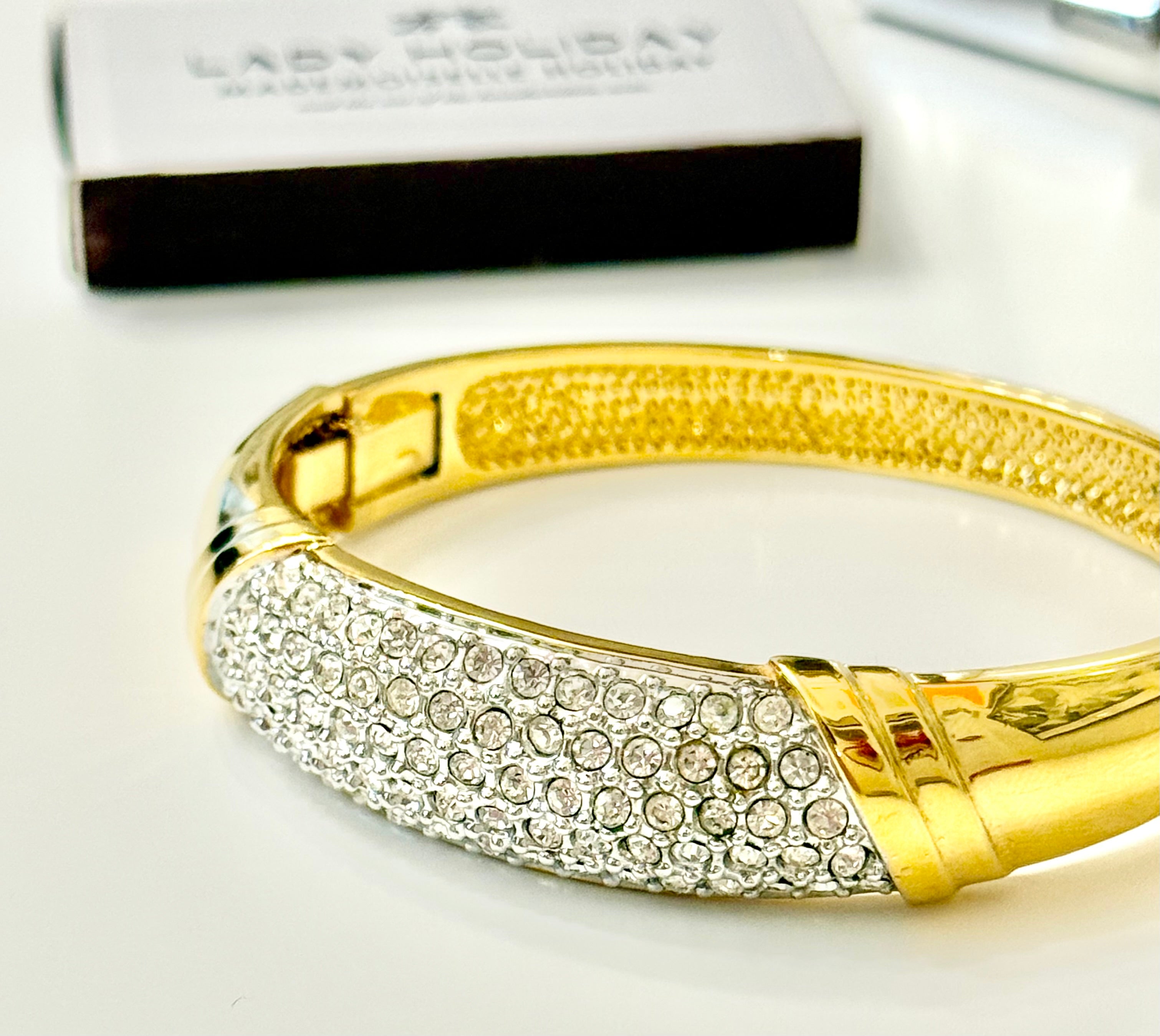 The most divine royal looking bracelet.