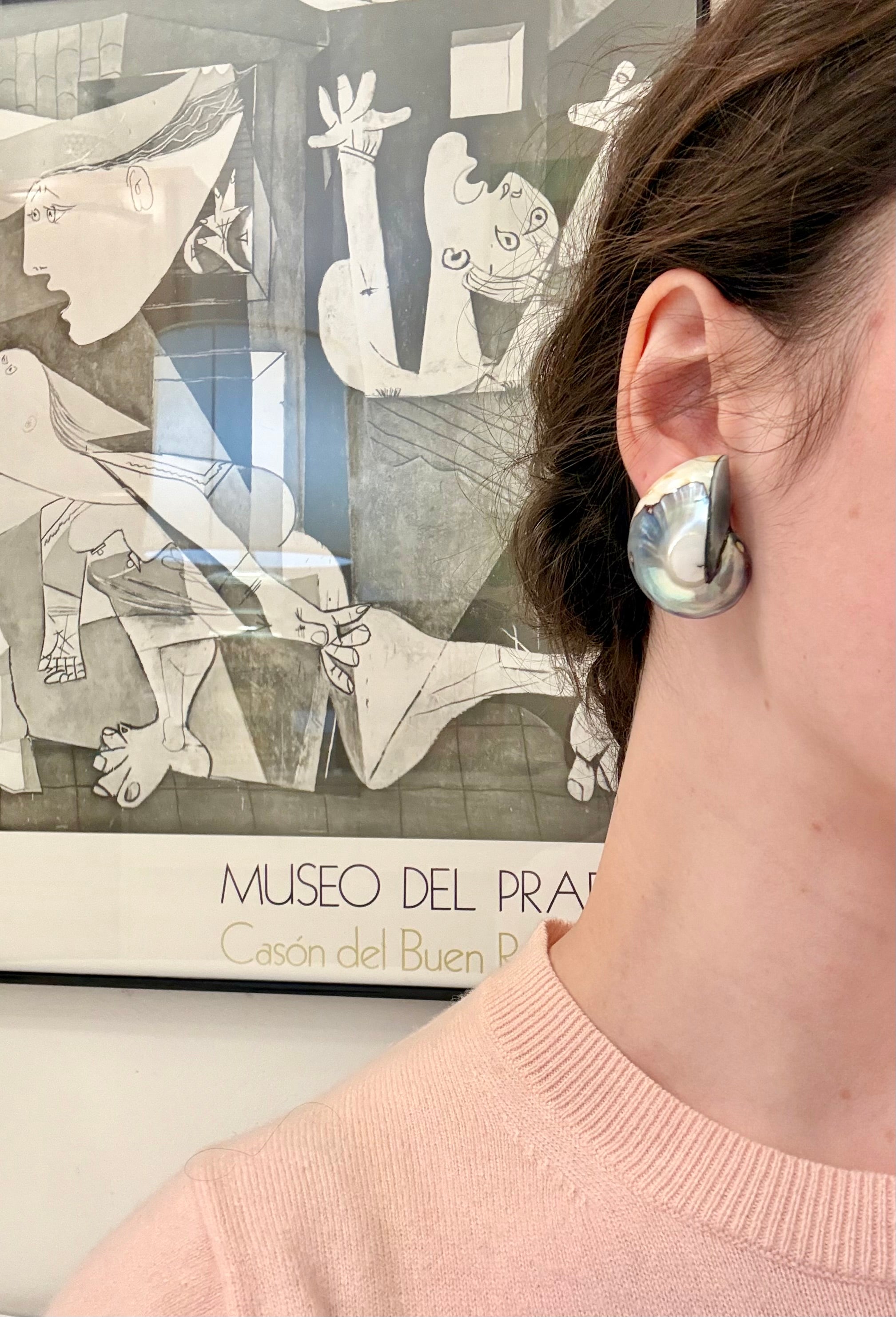 That summer... these shell earrings are perfection.