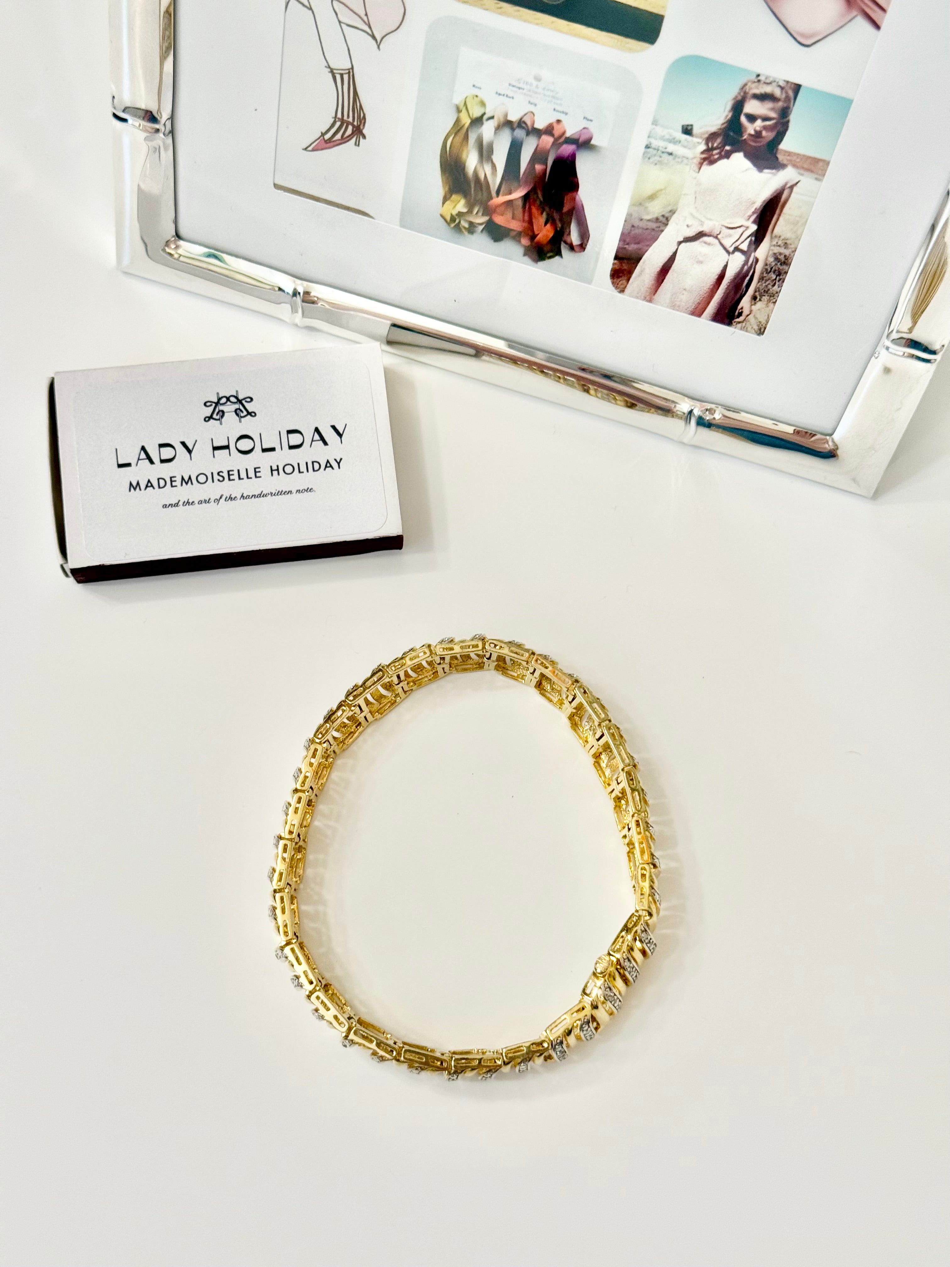 The most divine royal looking bracelet..