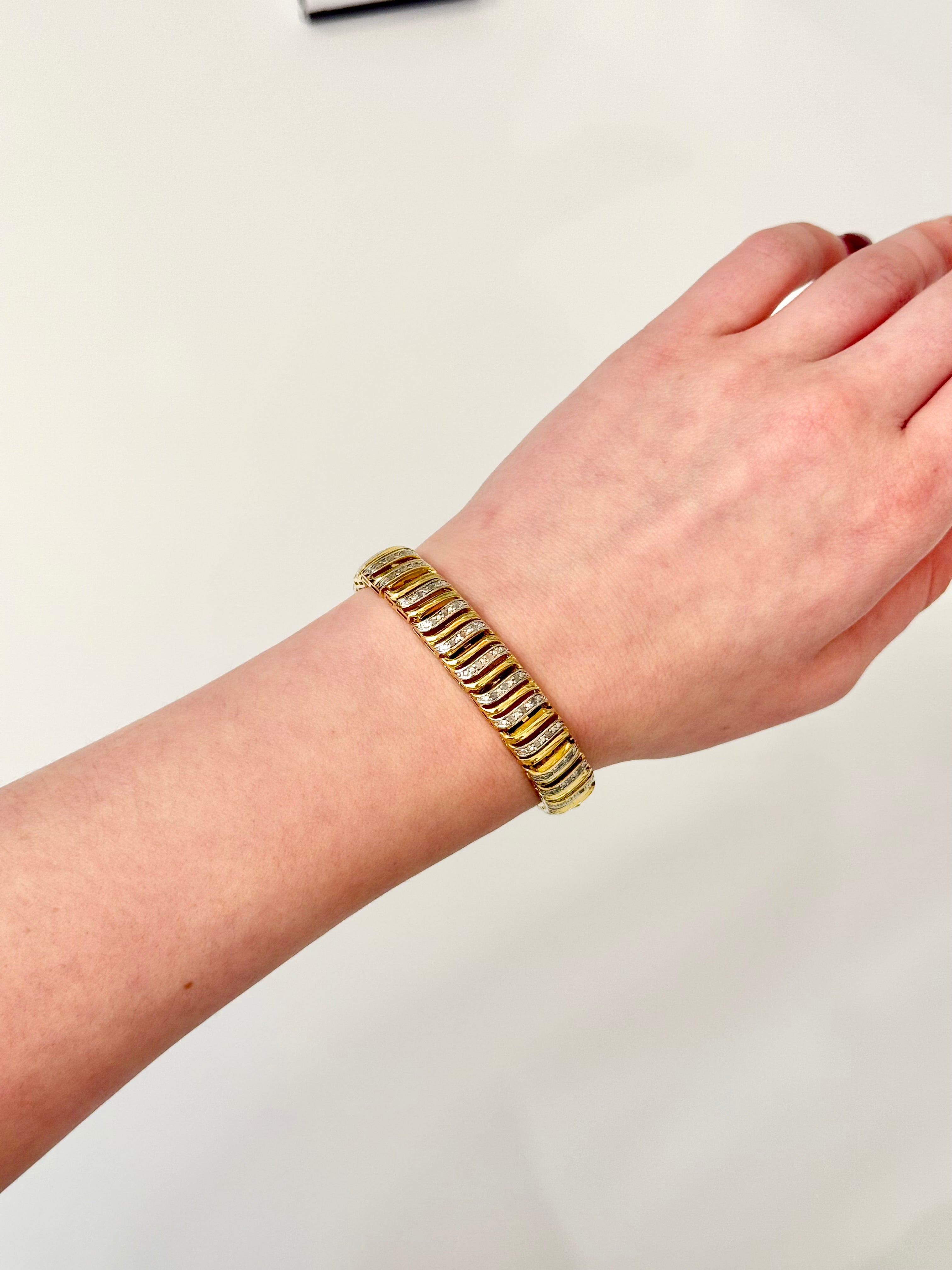 The most divine royal looking bracelet..