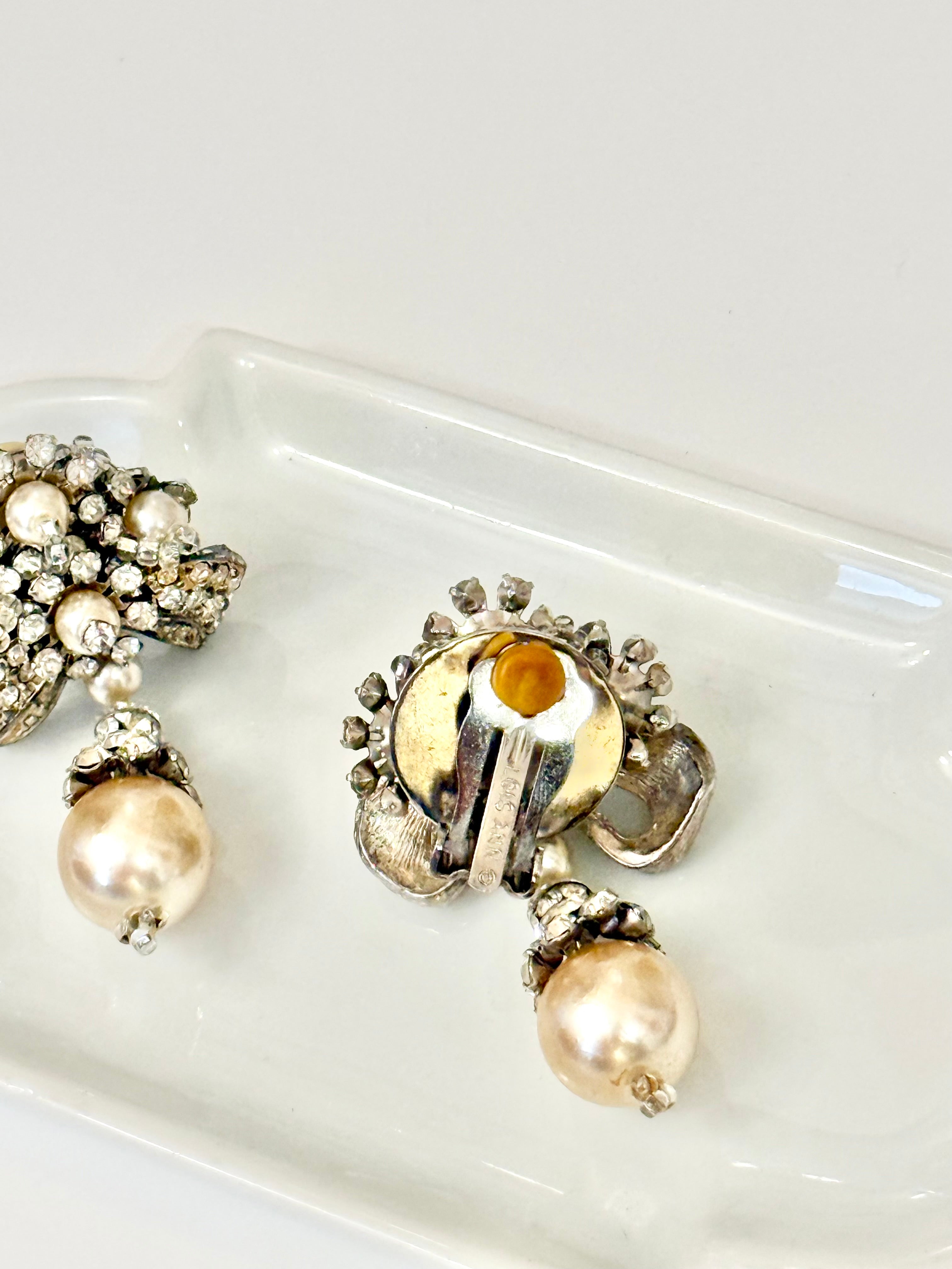 The society gal earrings...