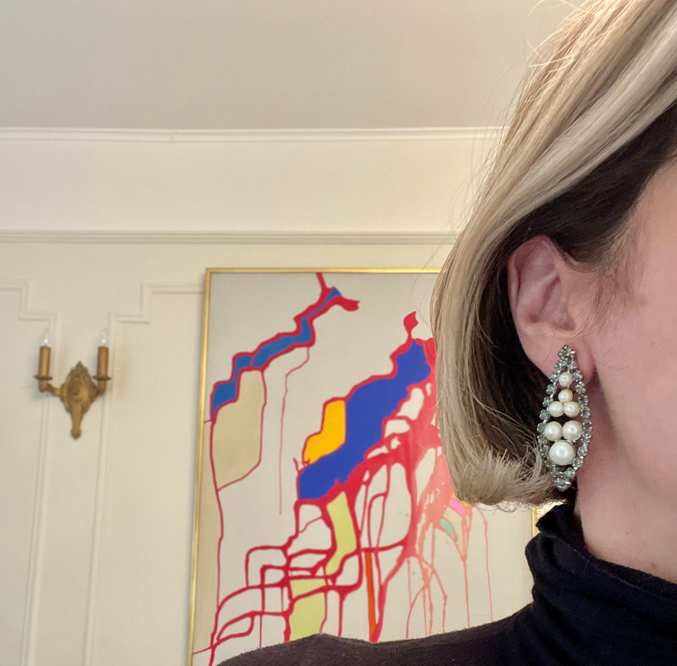 Isn't she charming... the lady loves a pearl drop earring like these! so elegant