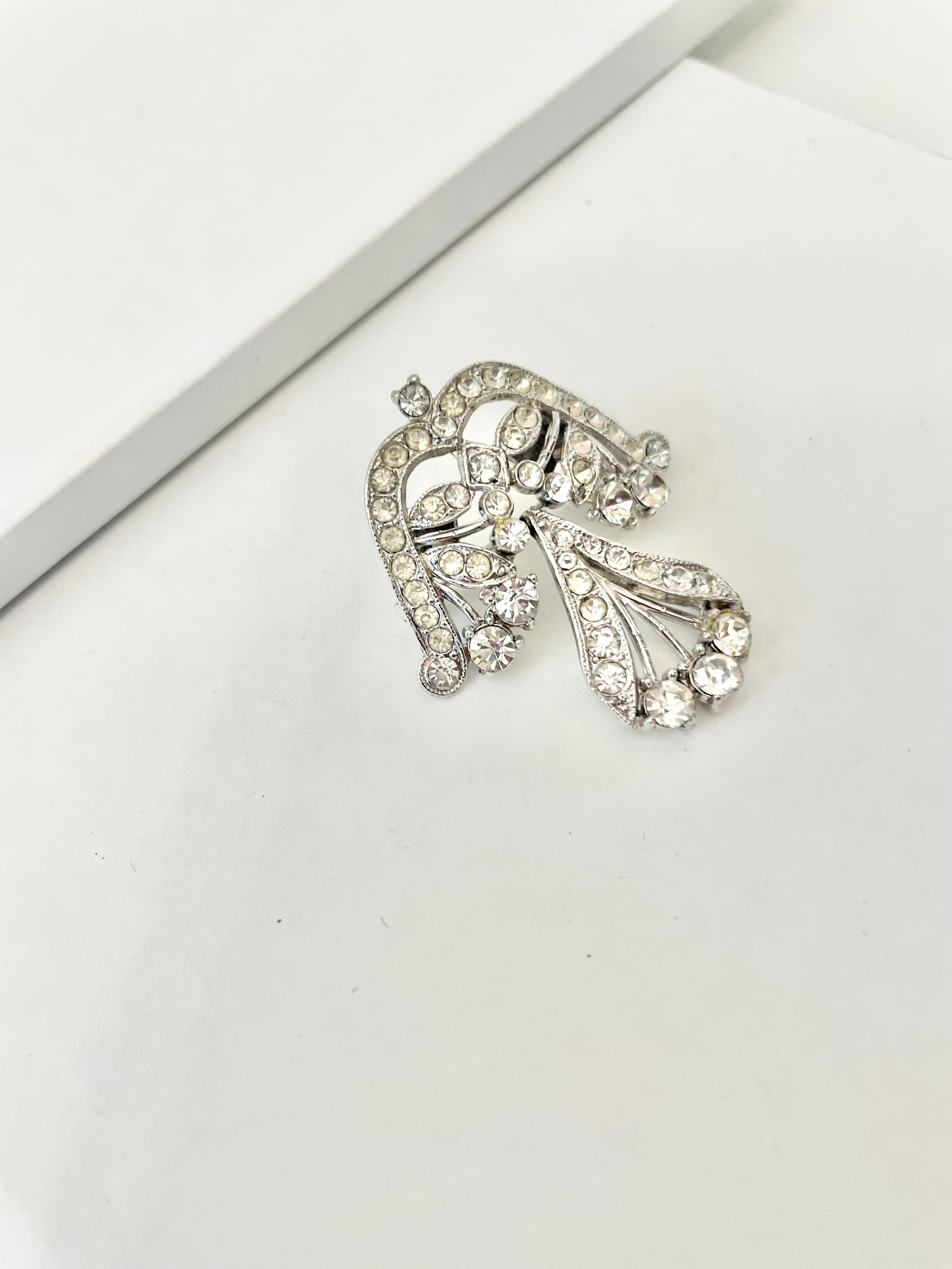 1940's extraordinary, Made in France, high end brooch... so divine