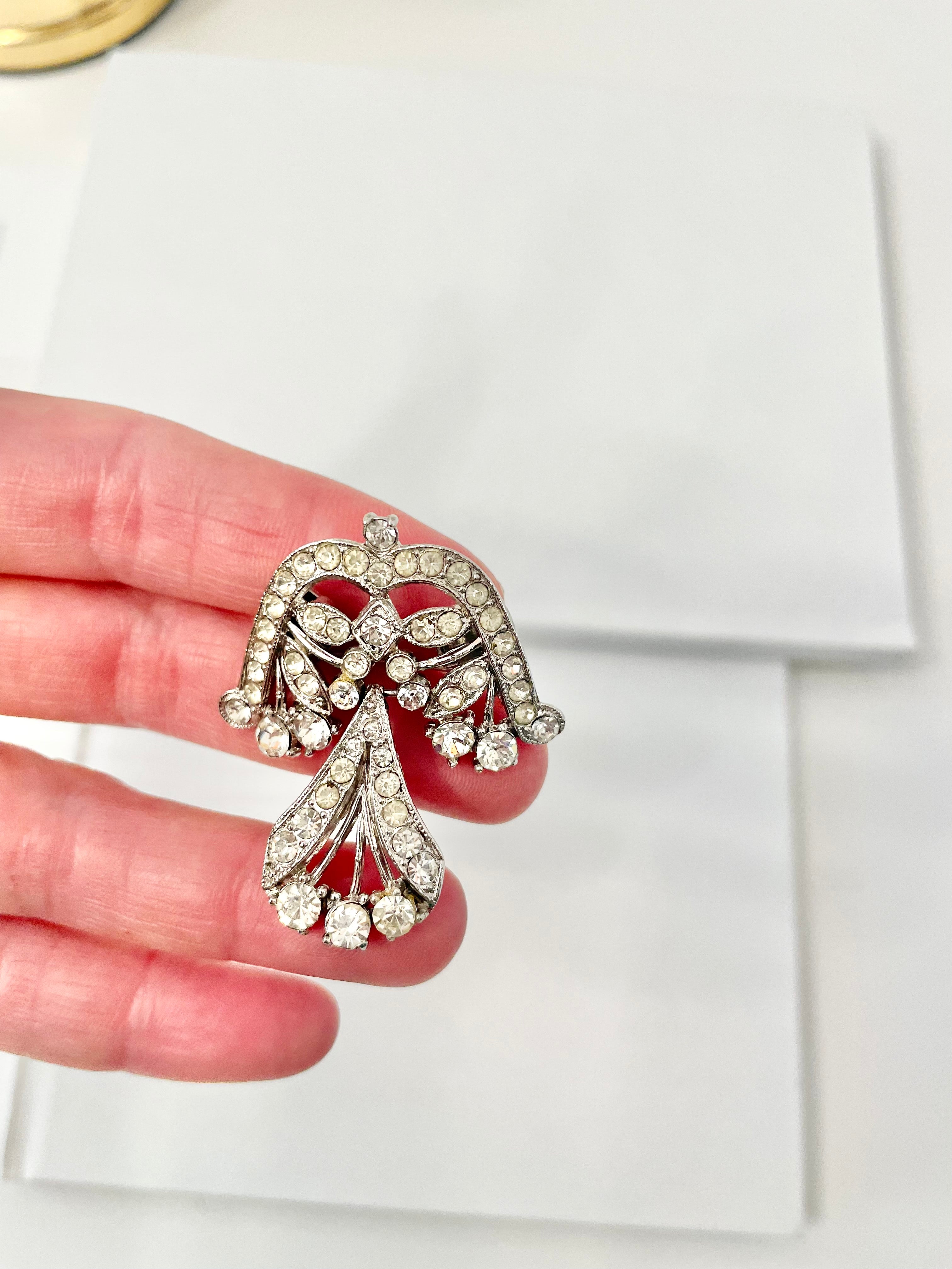 1940's extraordinary, Made in France, high end brooch... so divine