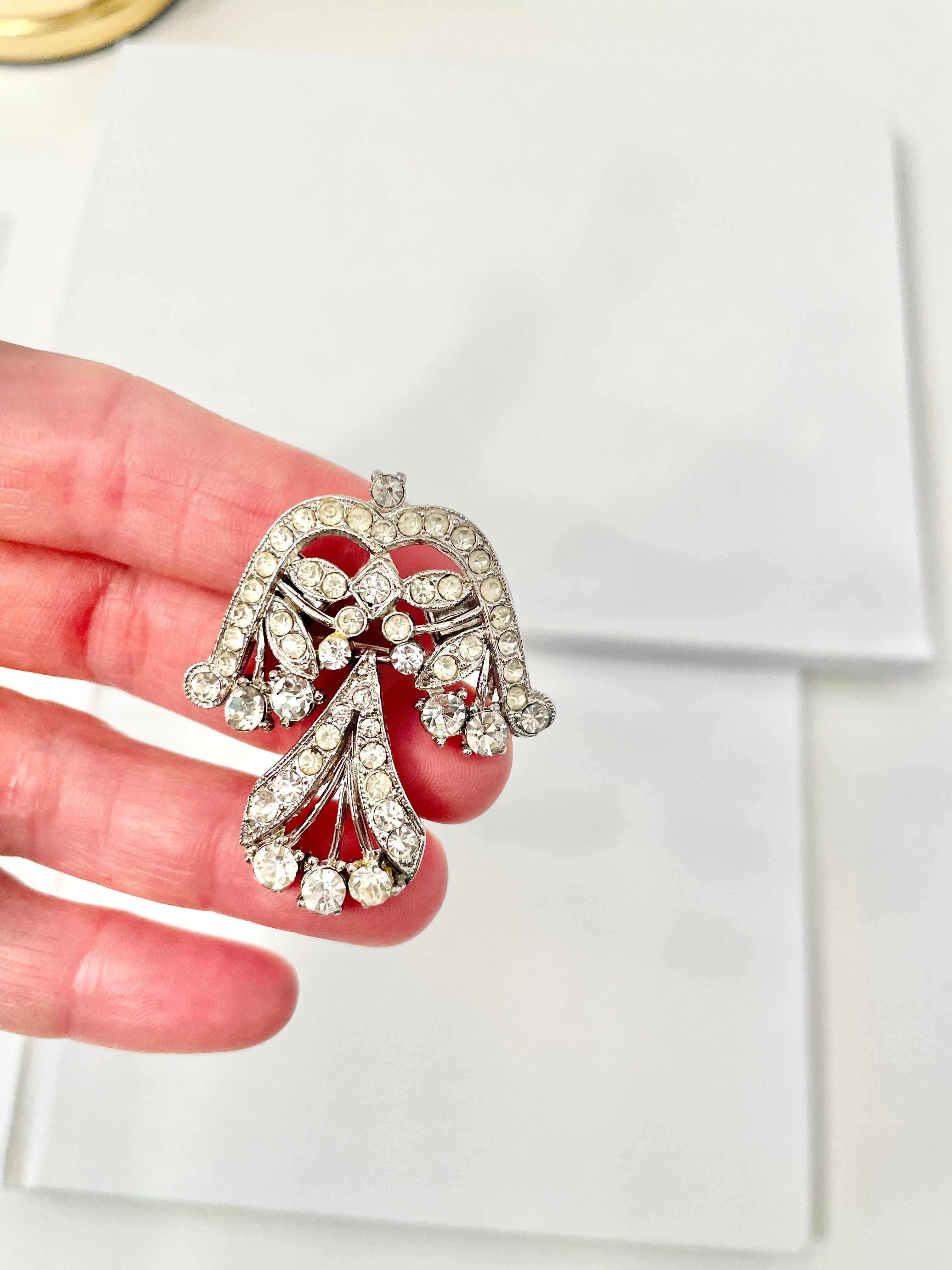 1940's extraordinary, Made in France, high end brooch... so divine