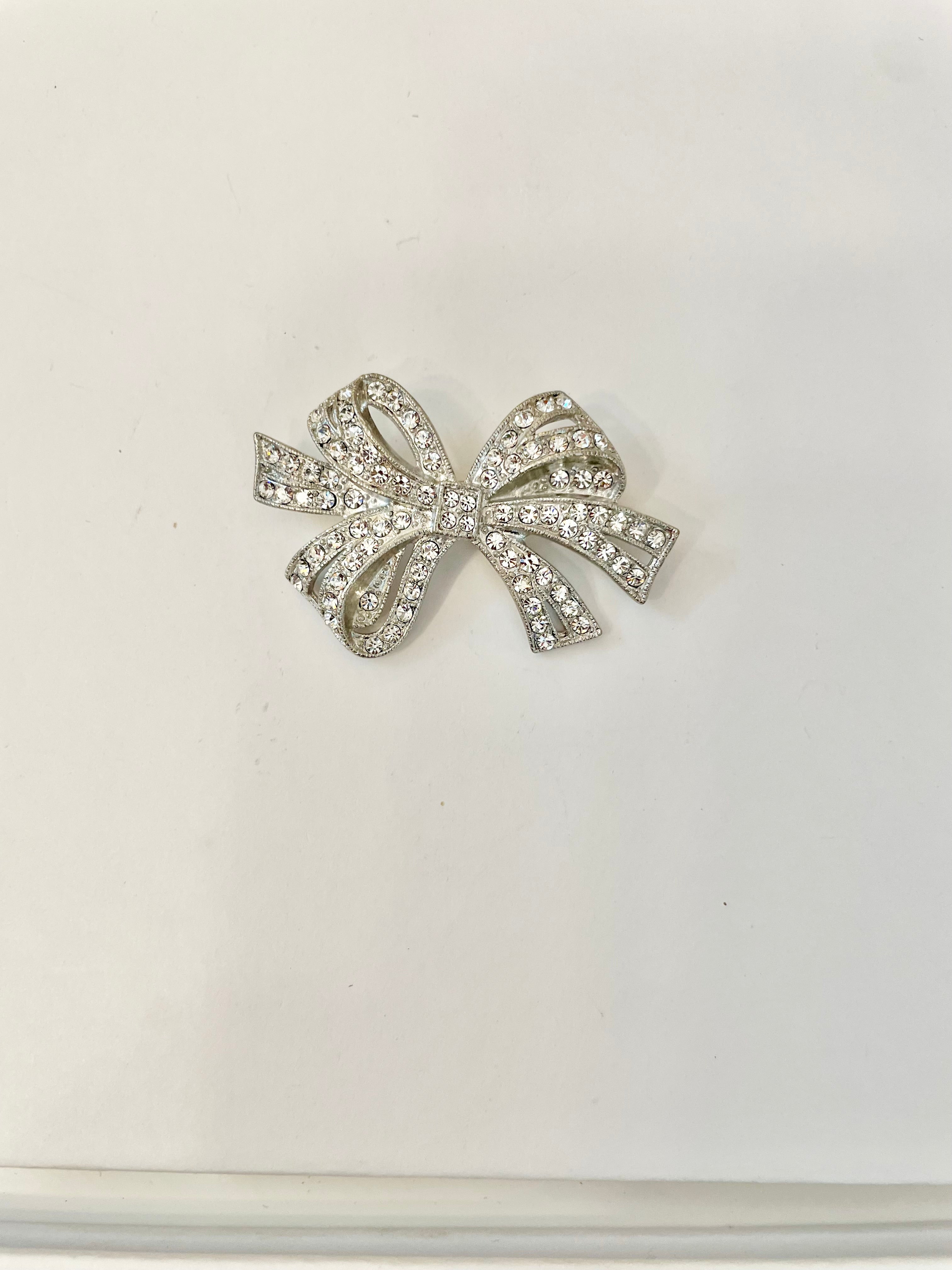 The most elegant silver bow.... so lovely