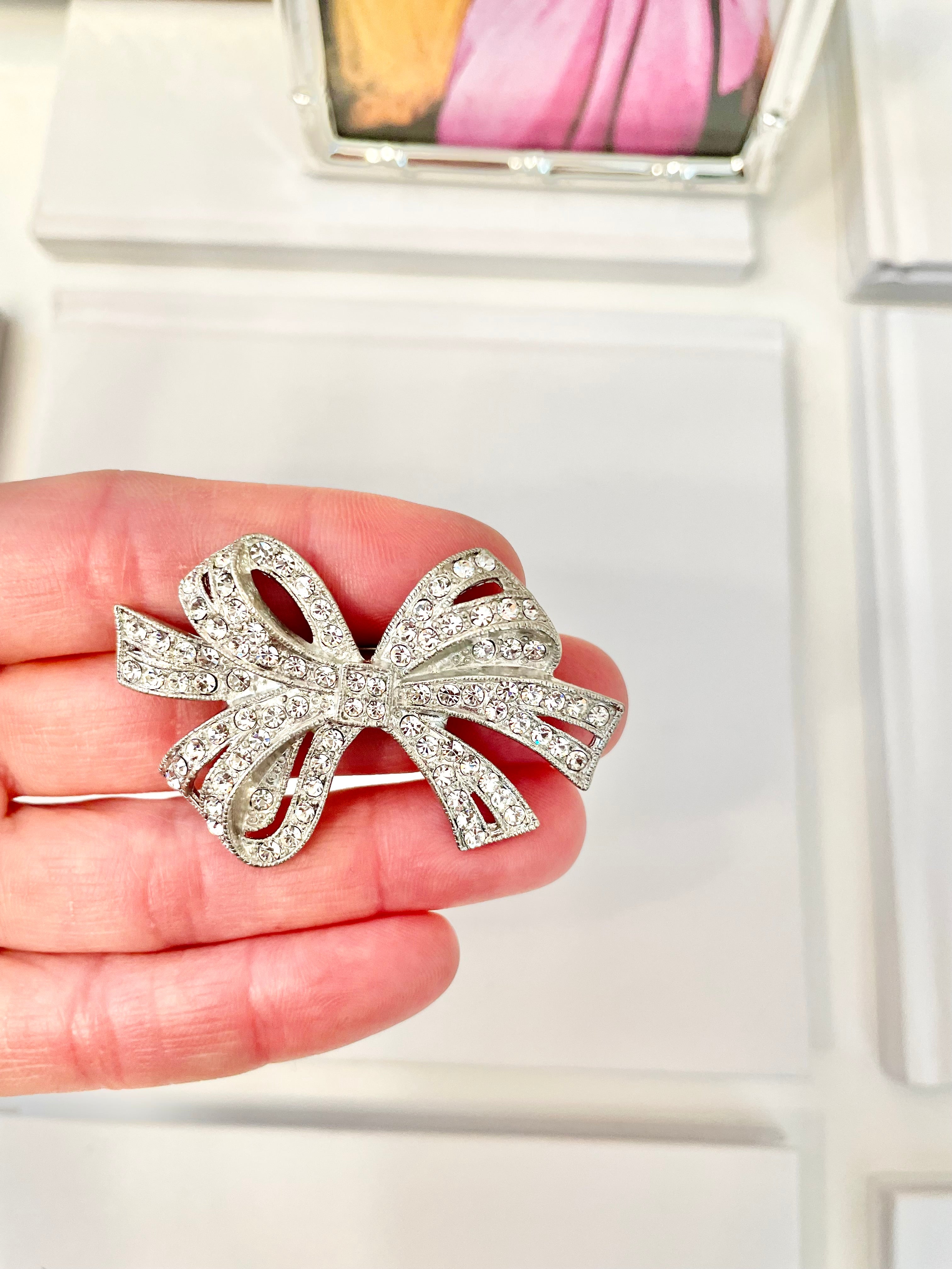 The most elegant silver bow.... so lovely