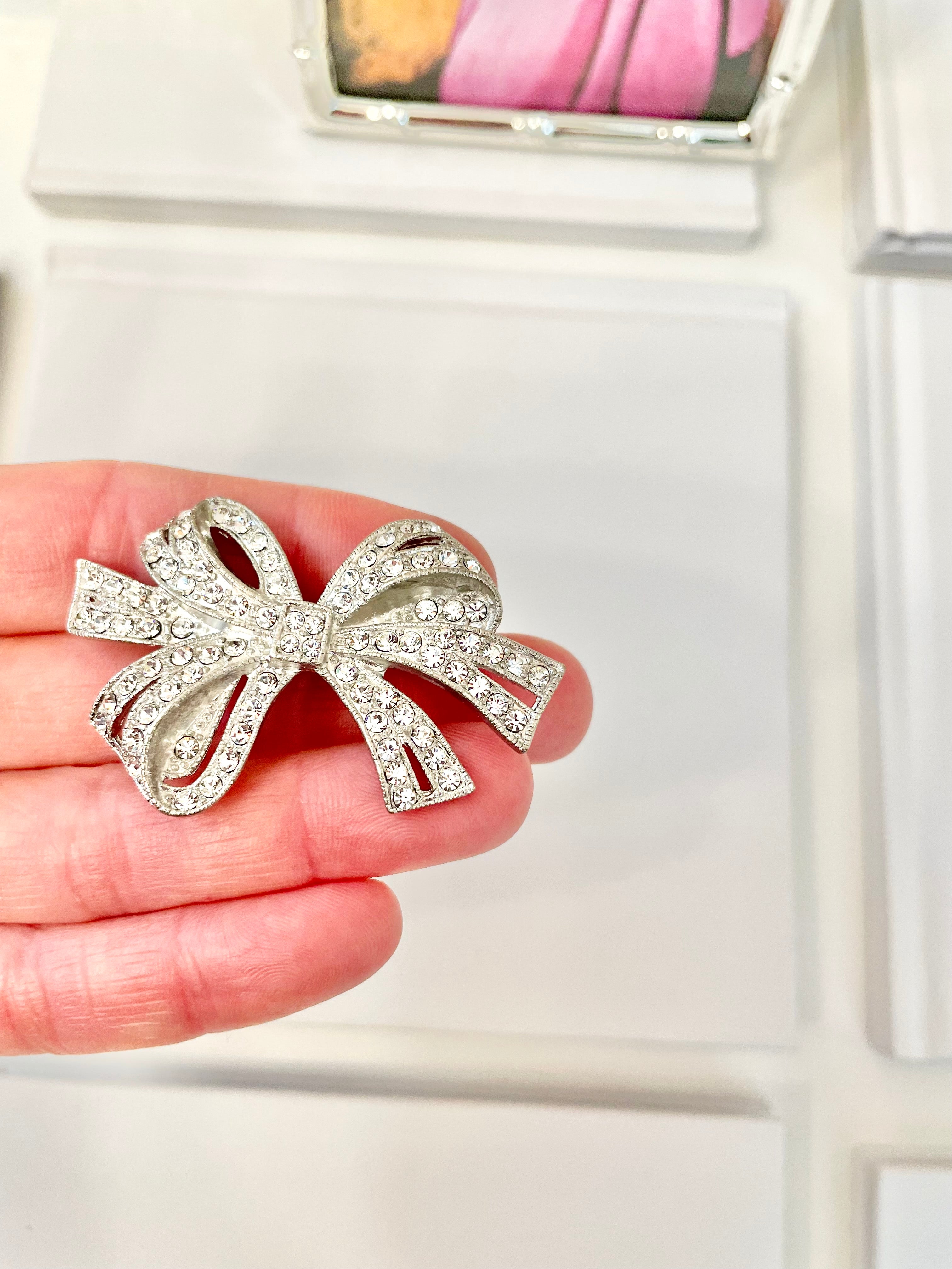 The most elegant silver bow.... so lovely