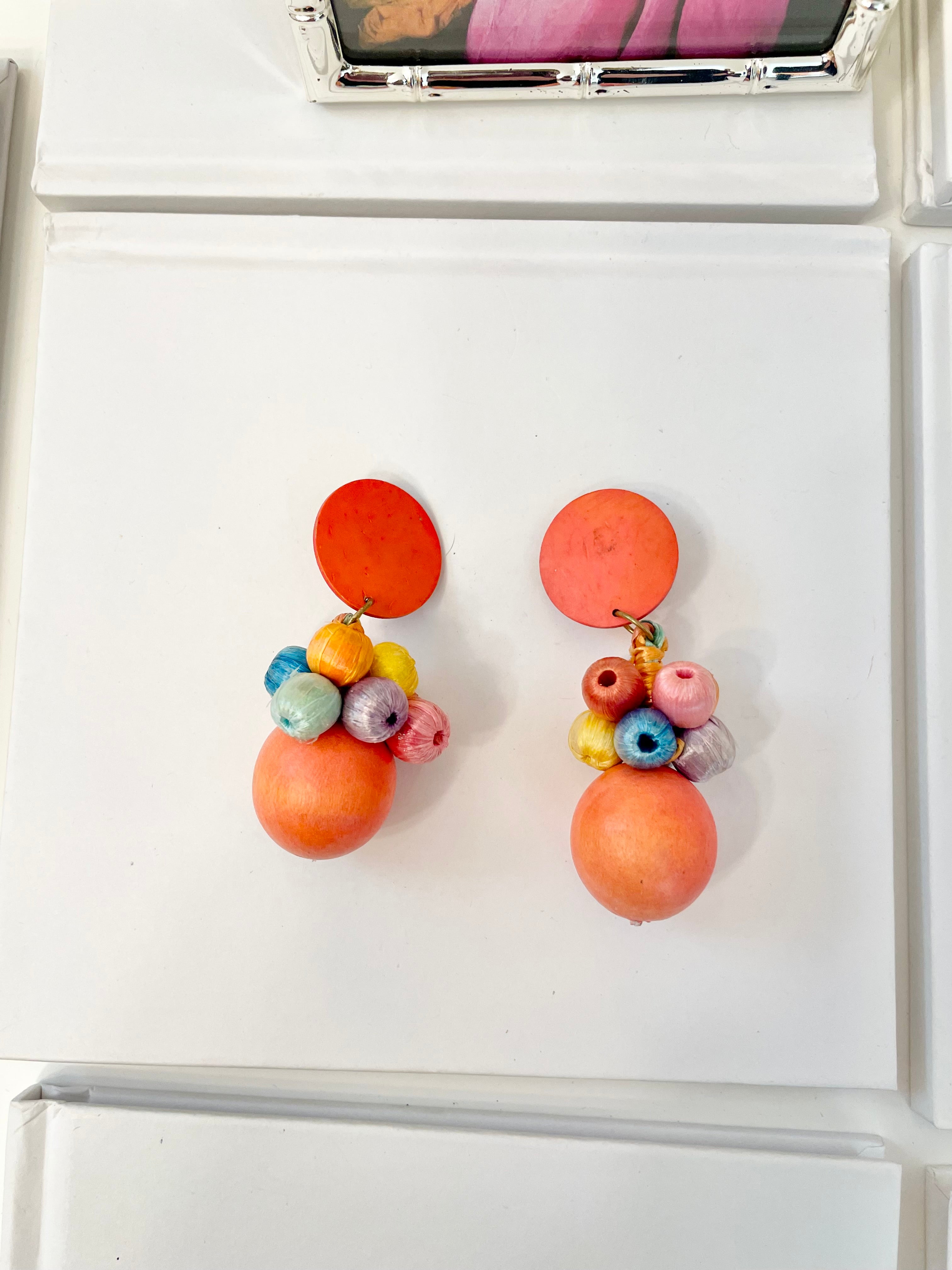 The most colorful 1960's feminine drop earrings.... so chic