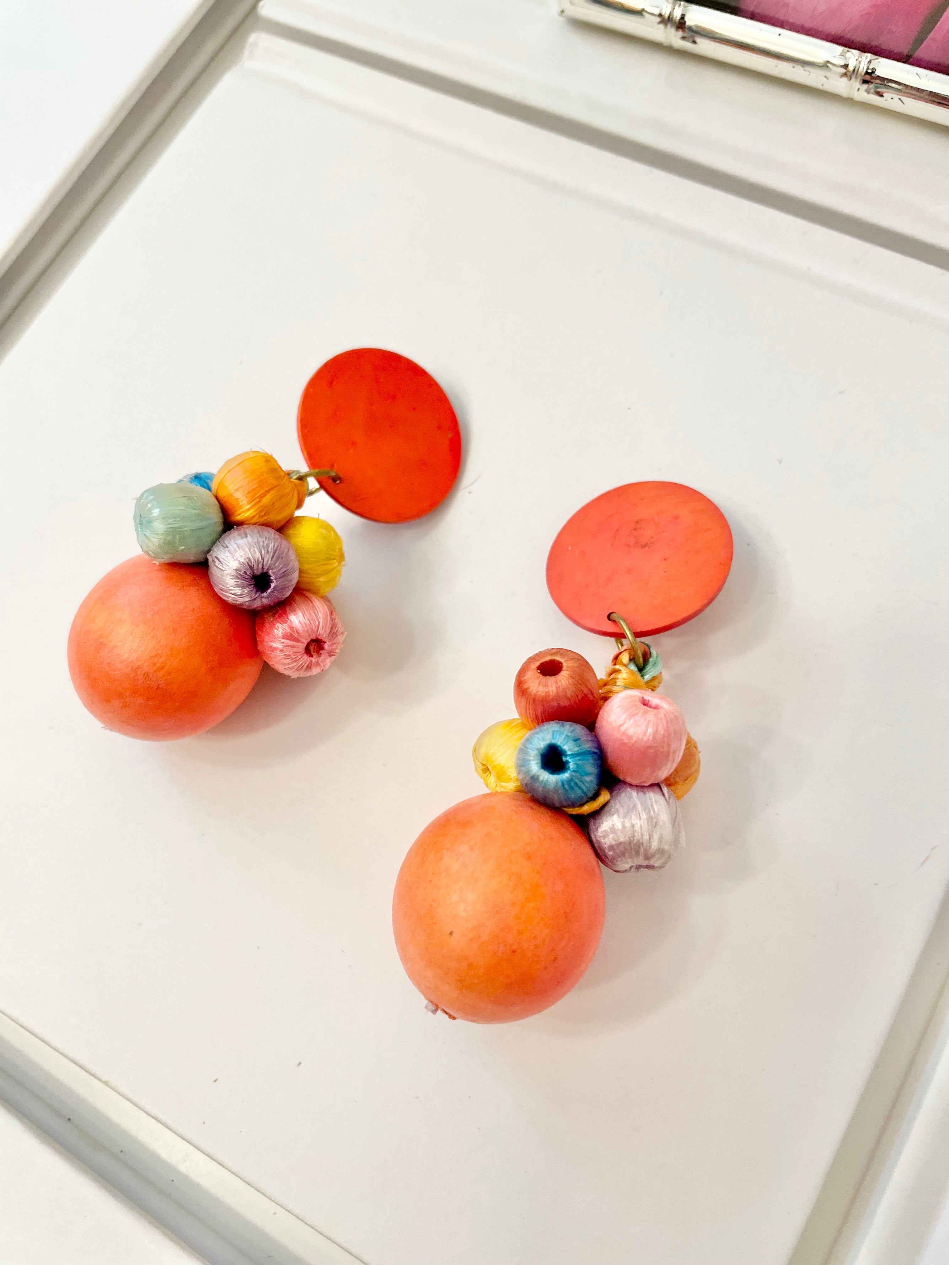 The most colorful 1960's feminine drop earrings.... so chic