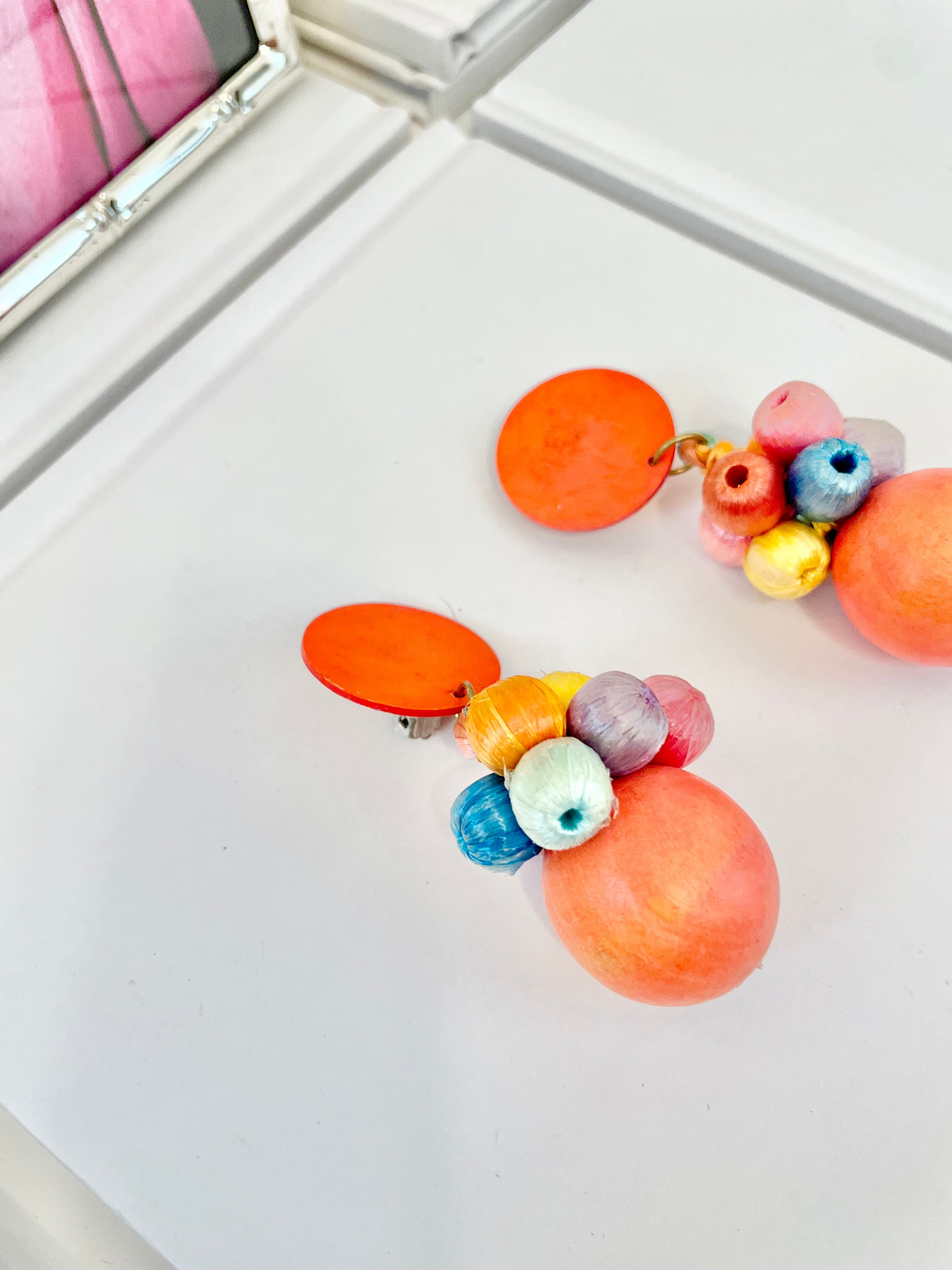The most colorful 1960's feminine drop earrings.... so chic