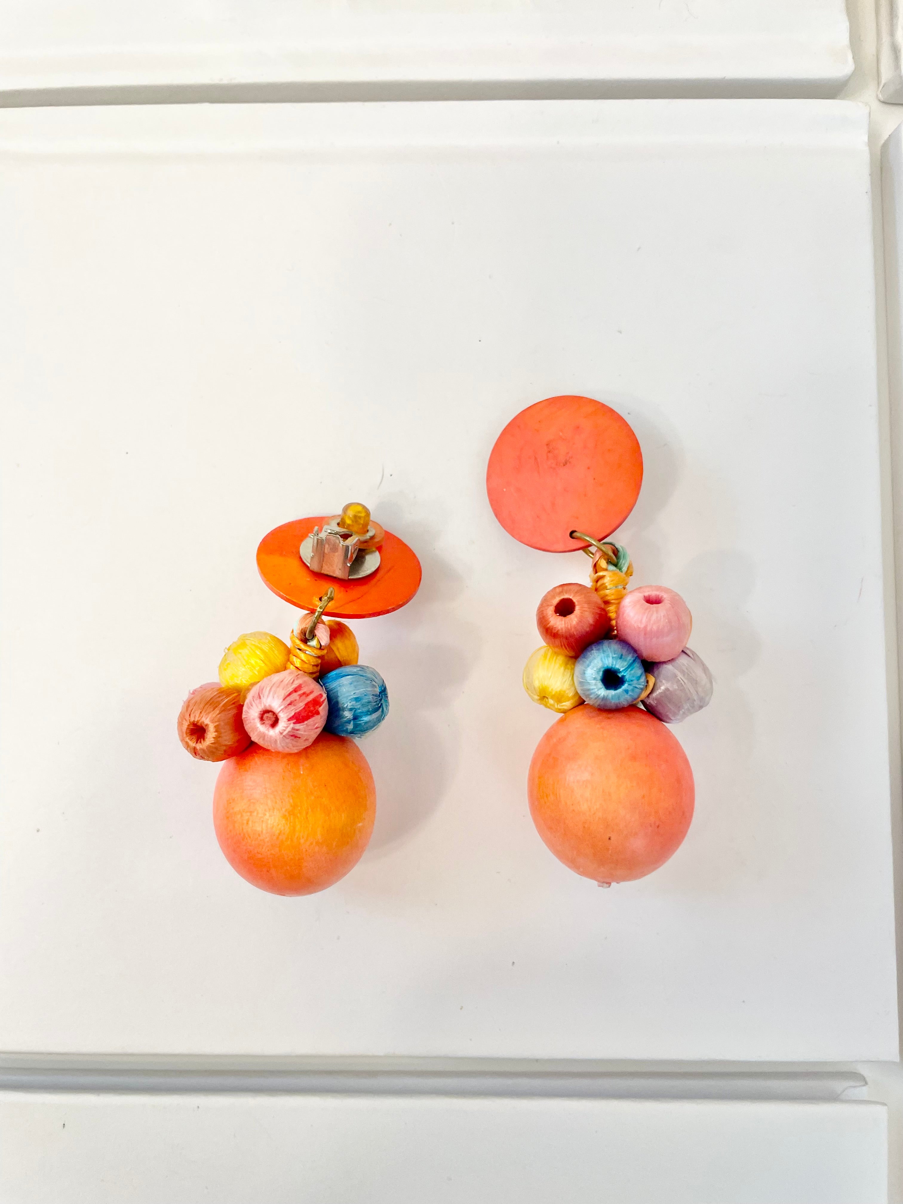 The most colorful 1960's feminine drop earrings.... so chic