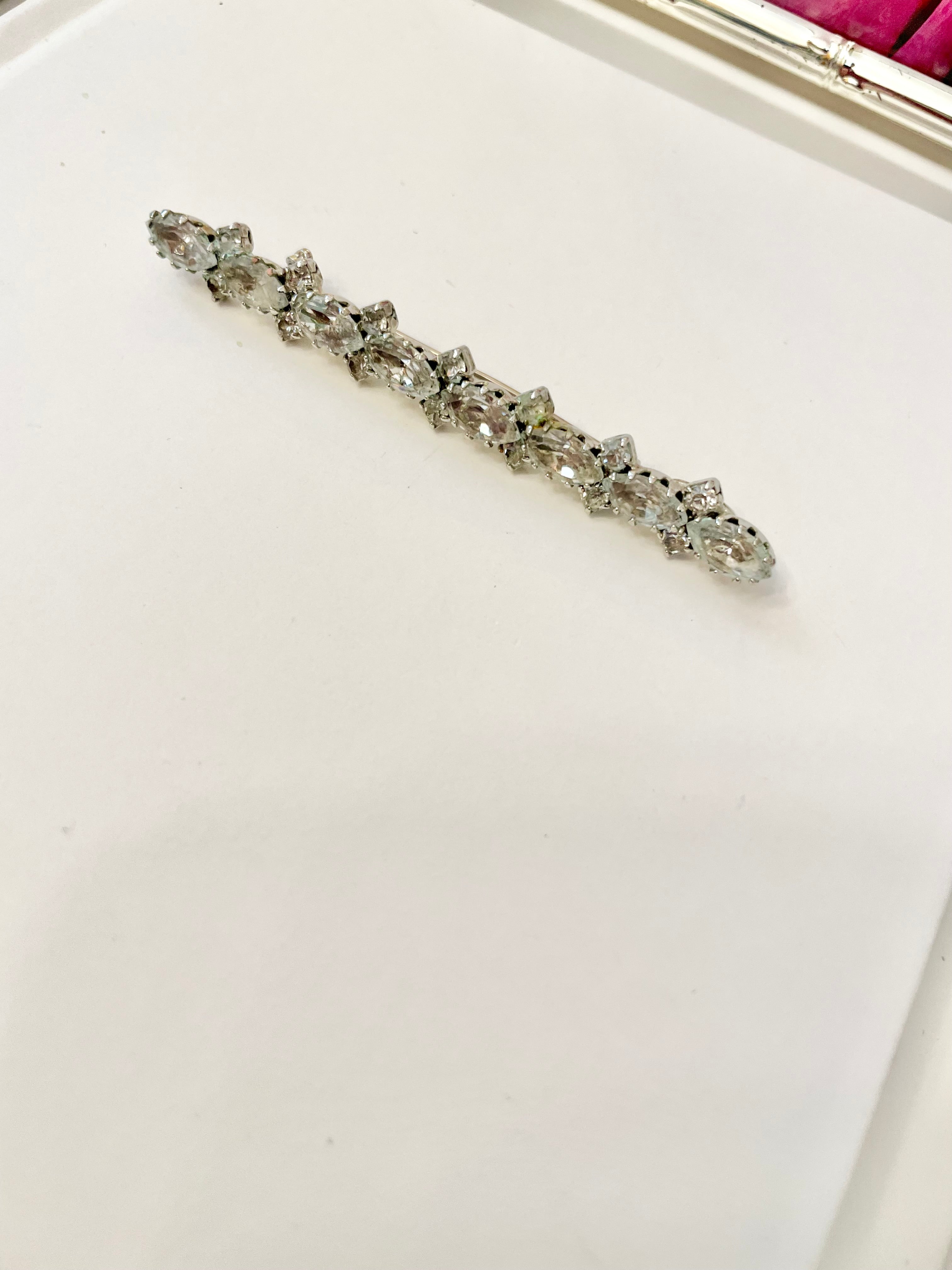 The most elegant glass bar pin.... so lovely