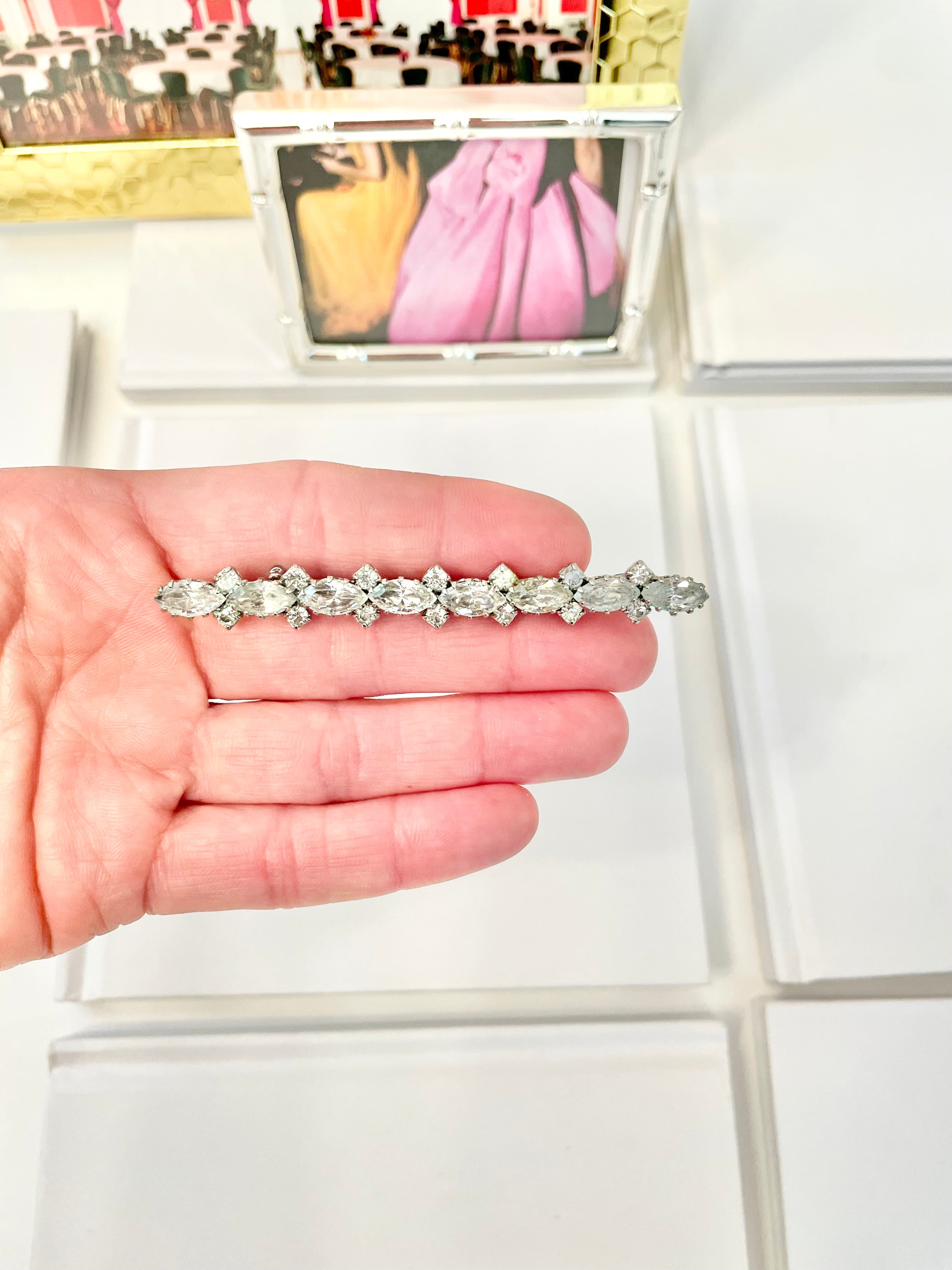 The most elegant glass bar pin.... so lovely